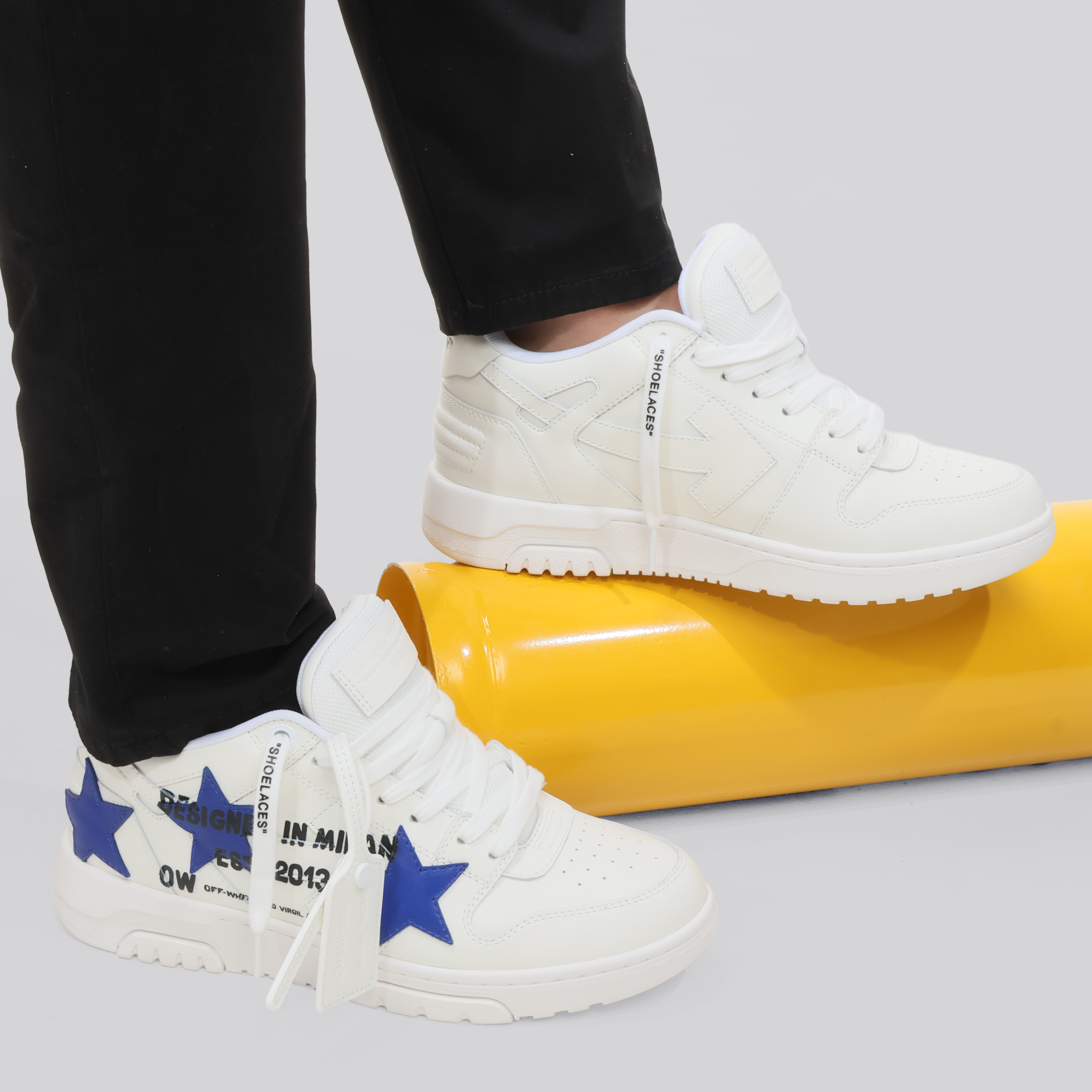 Sneakers Blancos Off-White "OOO" Animation