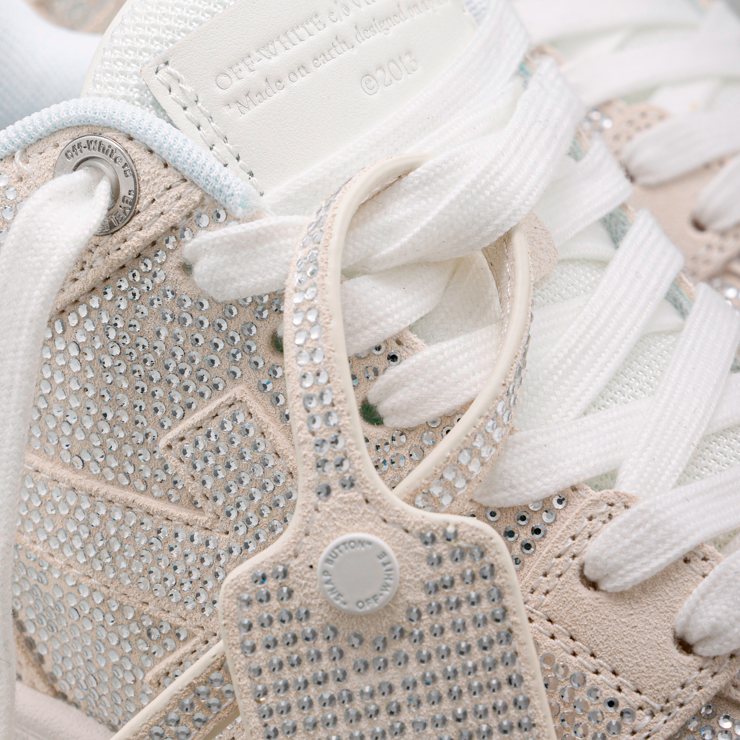 Sneakers Blancos Off-White "OOO" Crystals