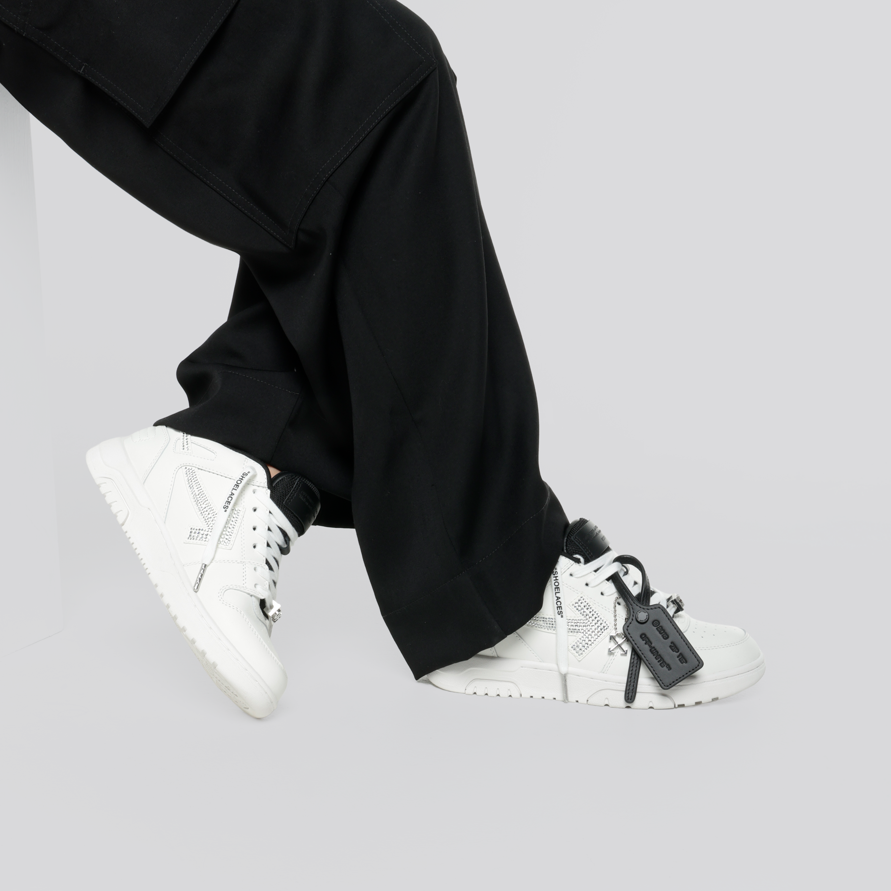 Sneakers Blancos Off-White "OOO" Metal