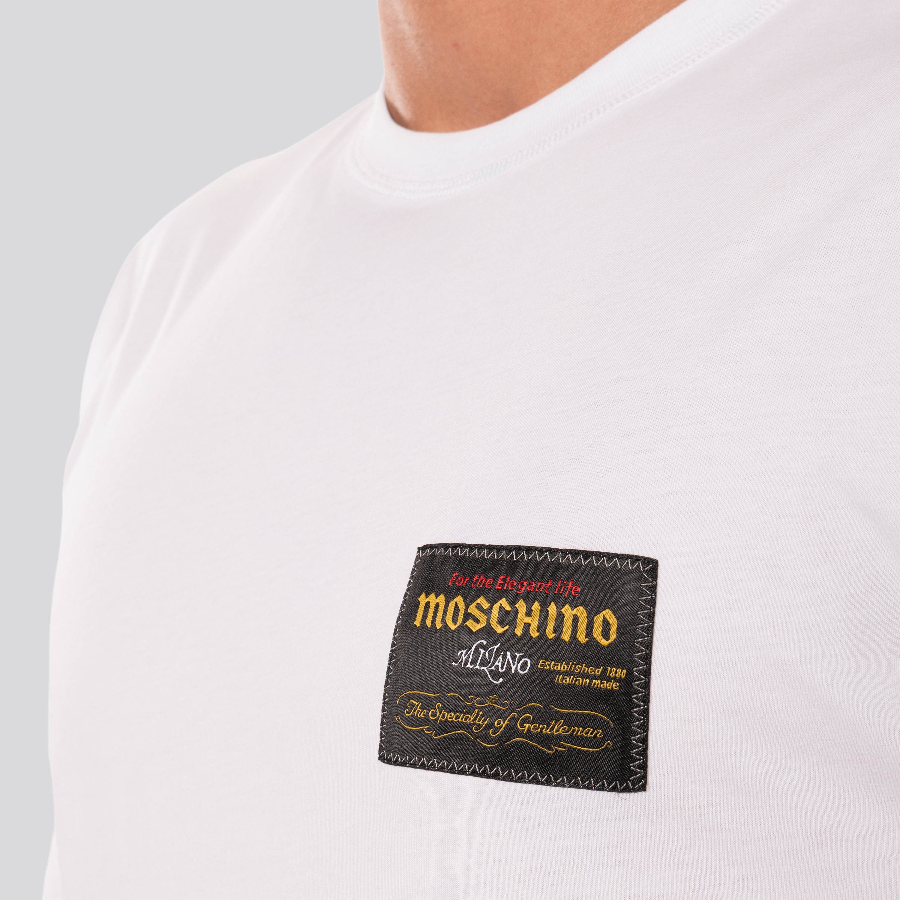 Camiseta Blanca Moschino Tag