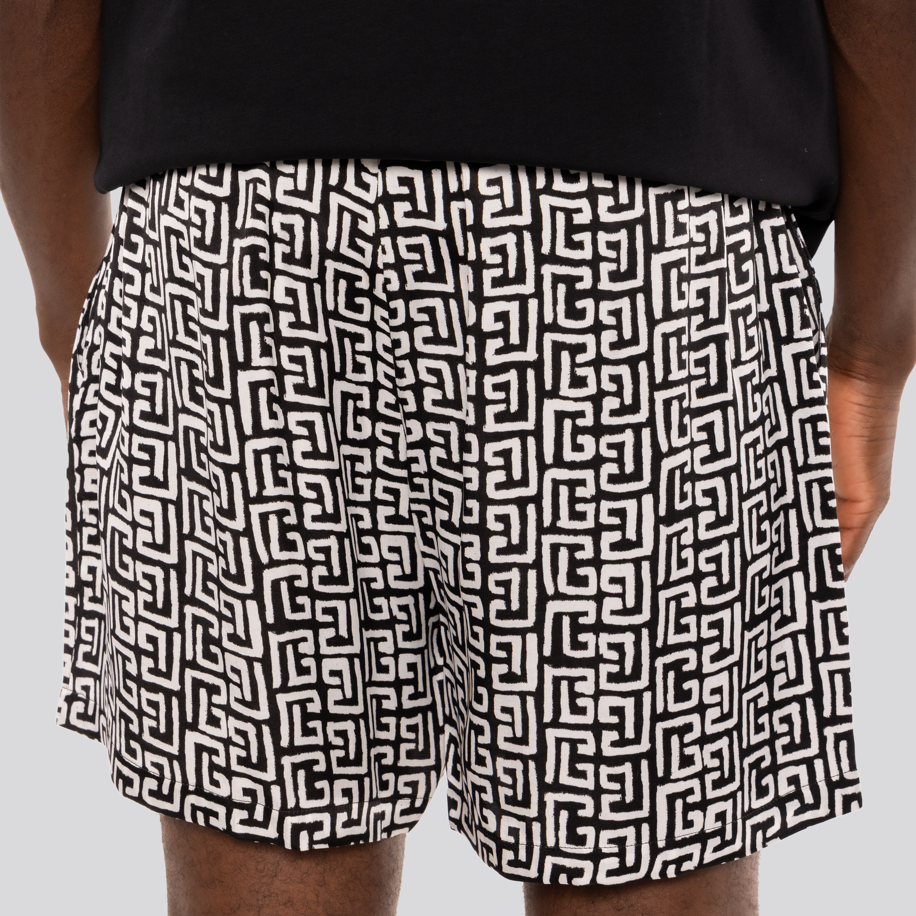 Shorts Negro Balmain Monogram Print