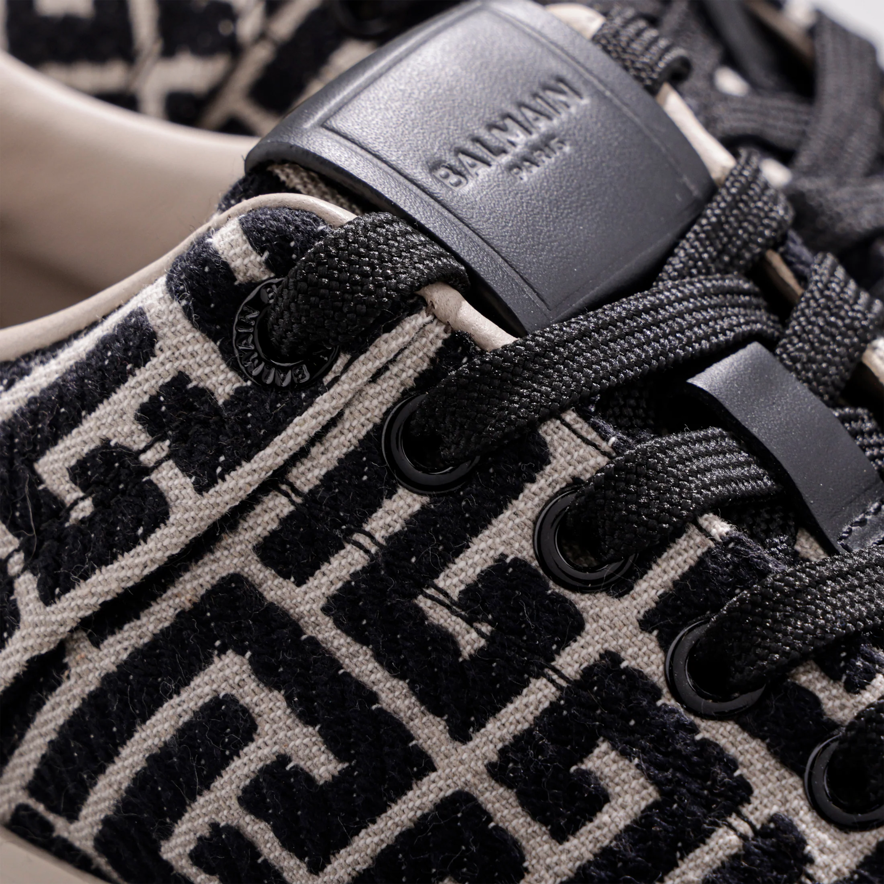 Sneakers Negros Balmain B-Court Monogram