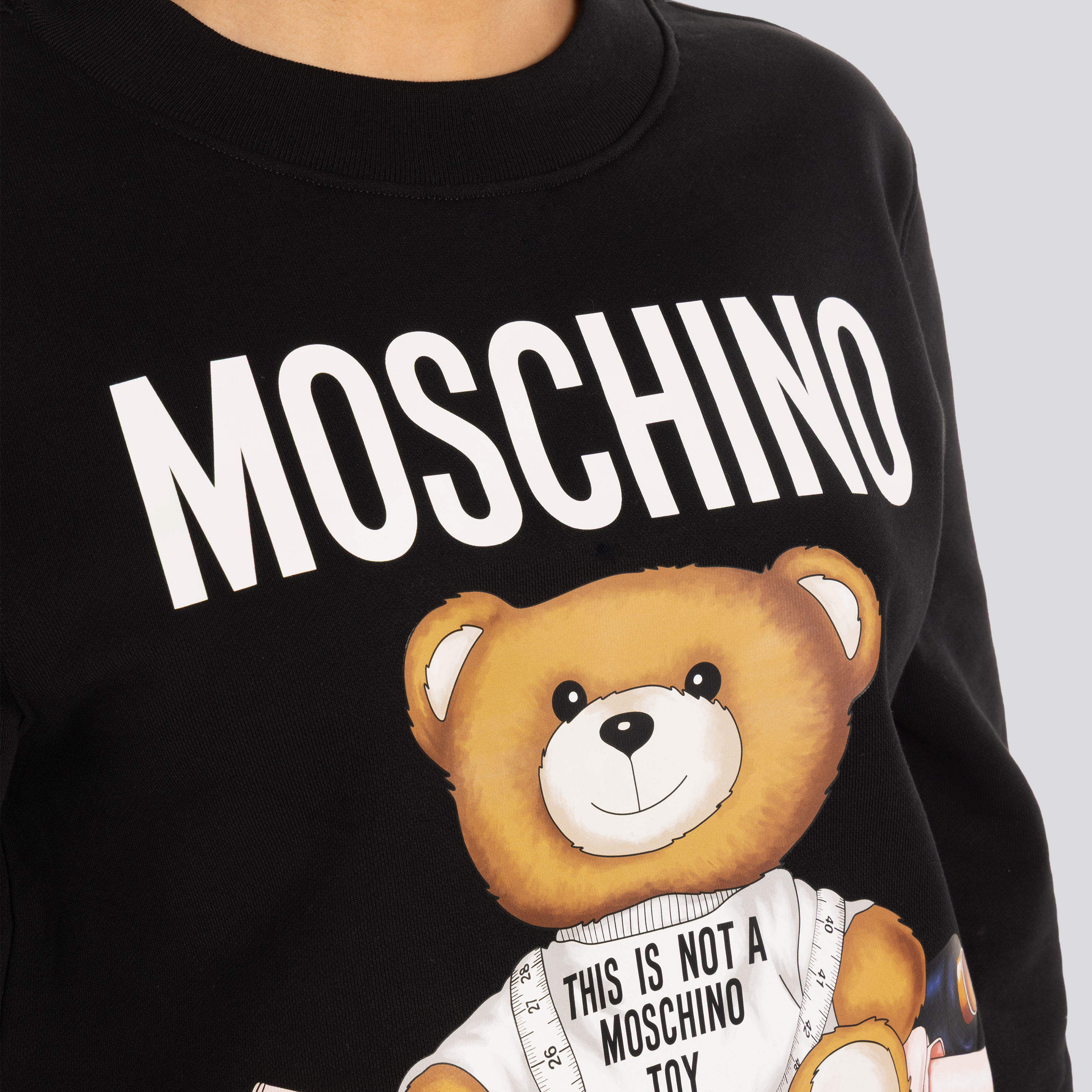 Buzo Negro Moschino Teddy Taylor