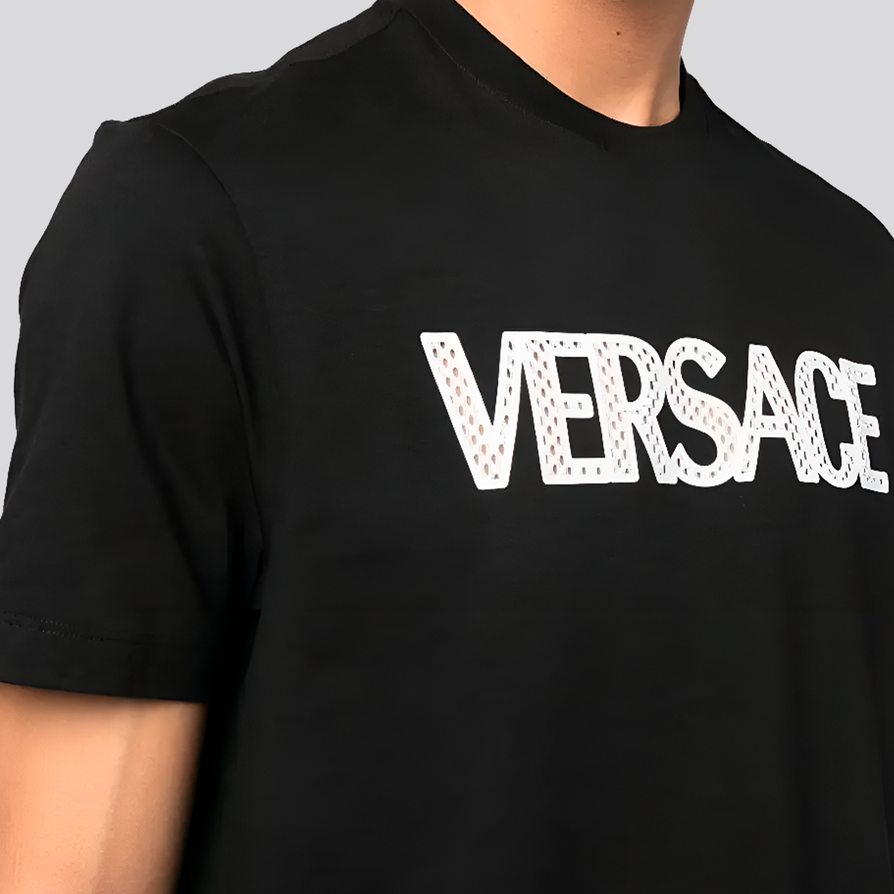 Camiseta Negra Versace Holes Logo