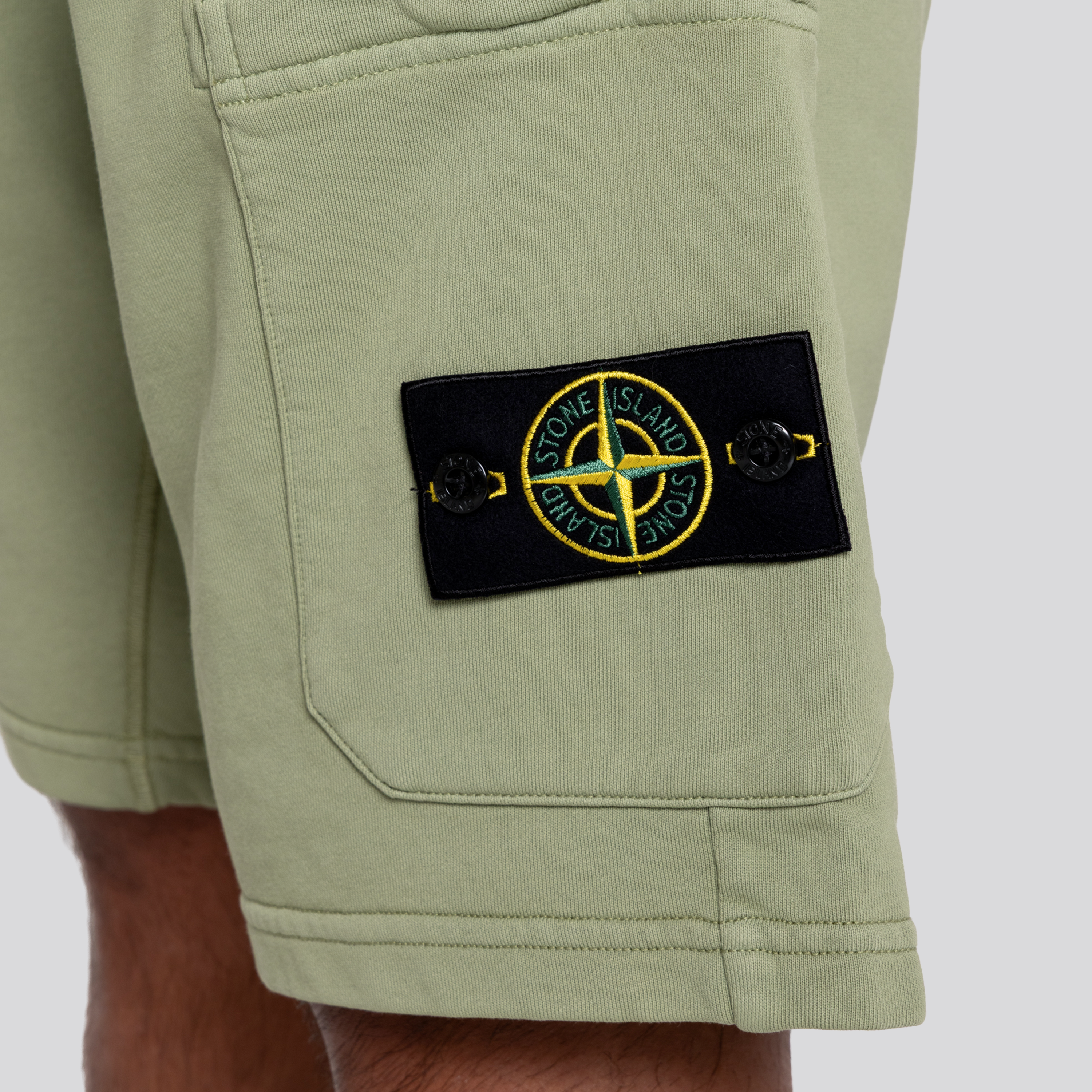 Short Verde Stone Stone Island Tag