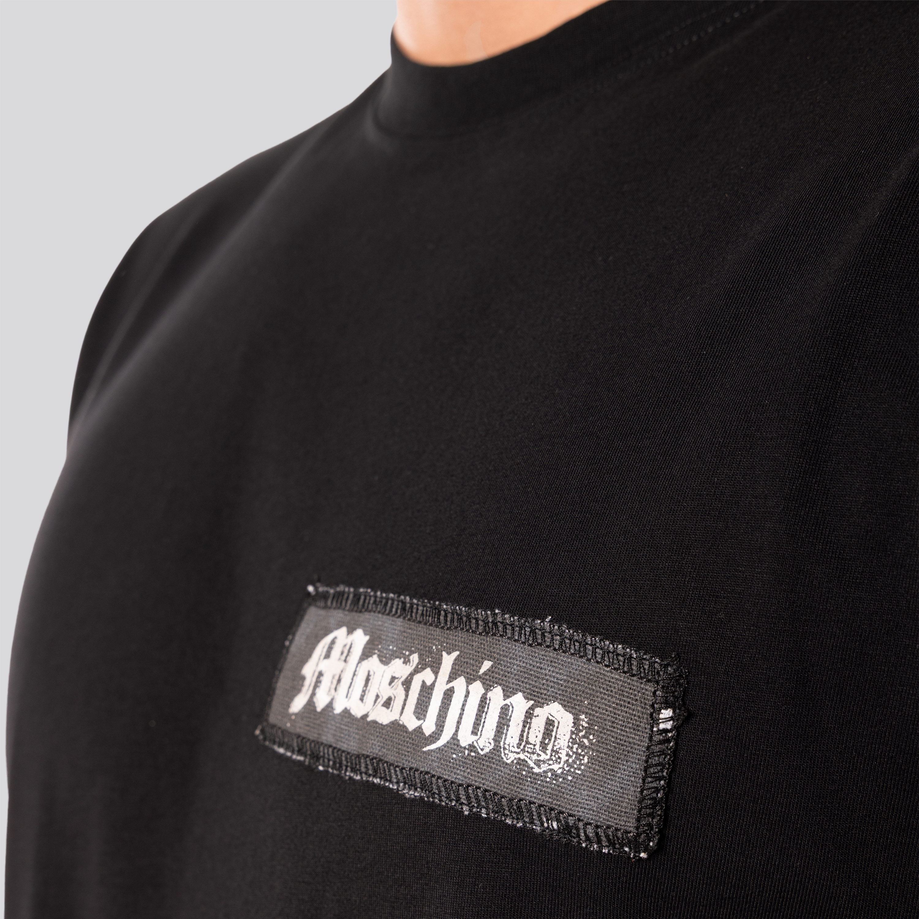 Camiseta Negra Moschino Chest Logo