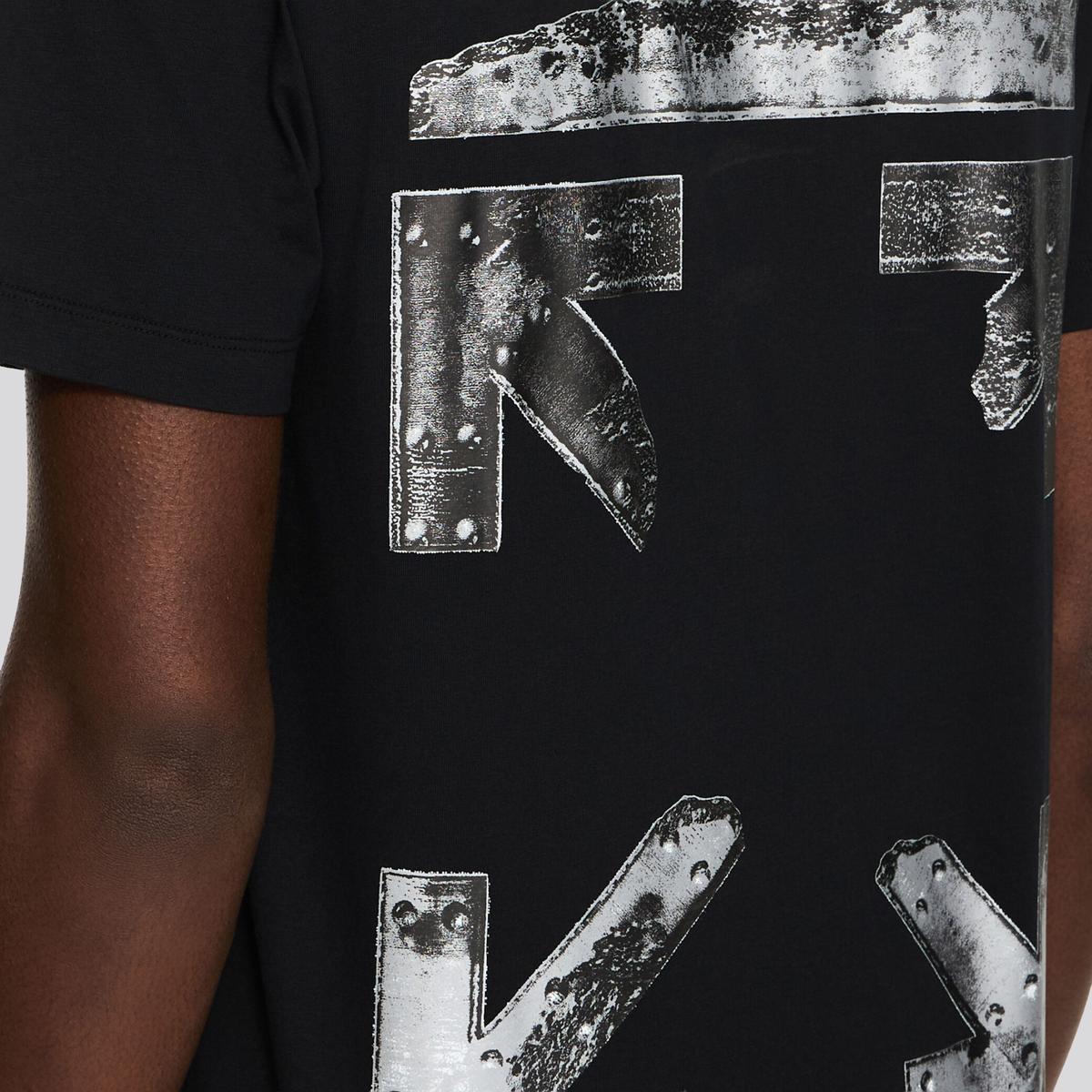 Camiseta Negra Off-White Metal Arrow