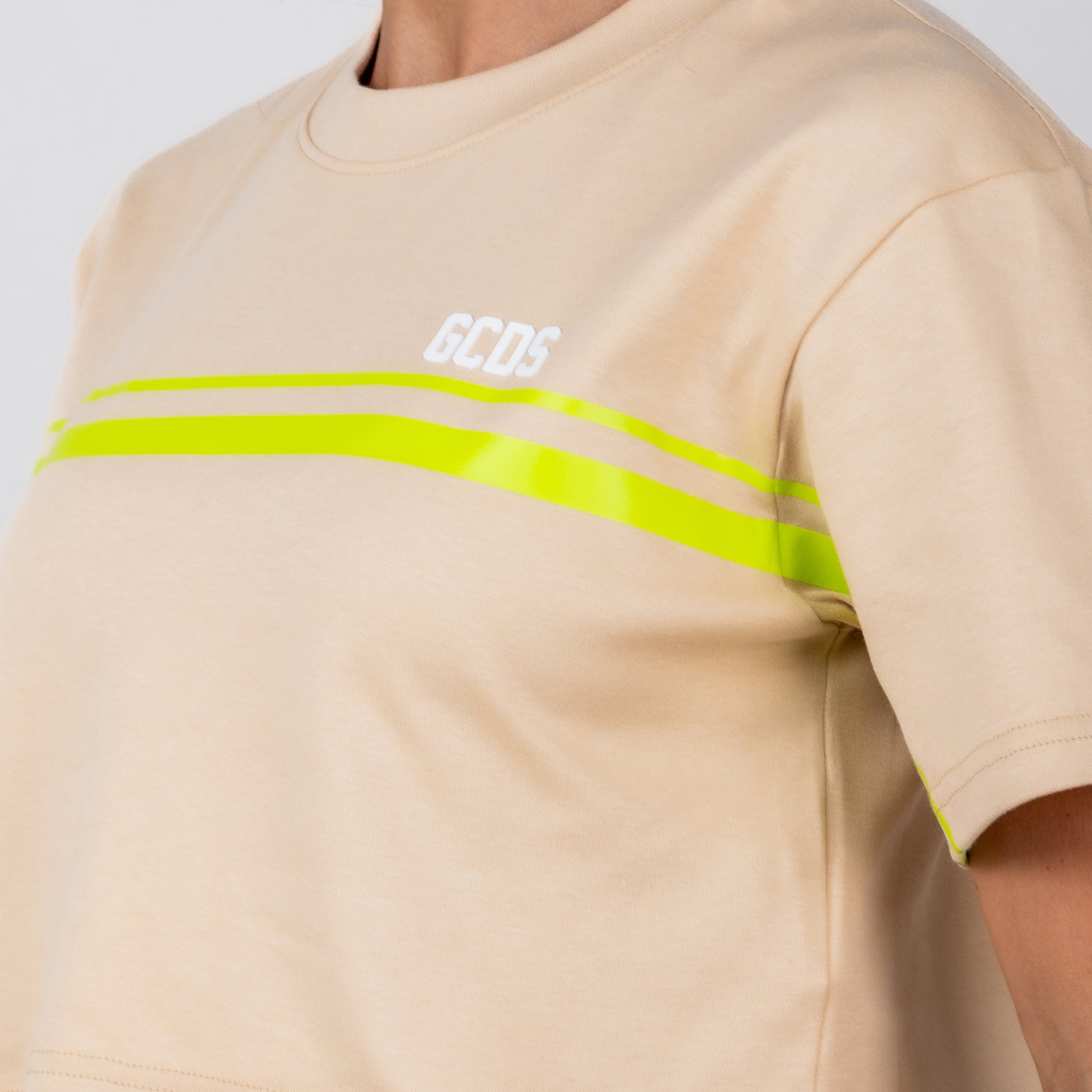 Camiseta Beige GCDS Crop Bliss