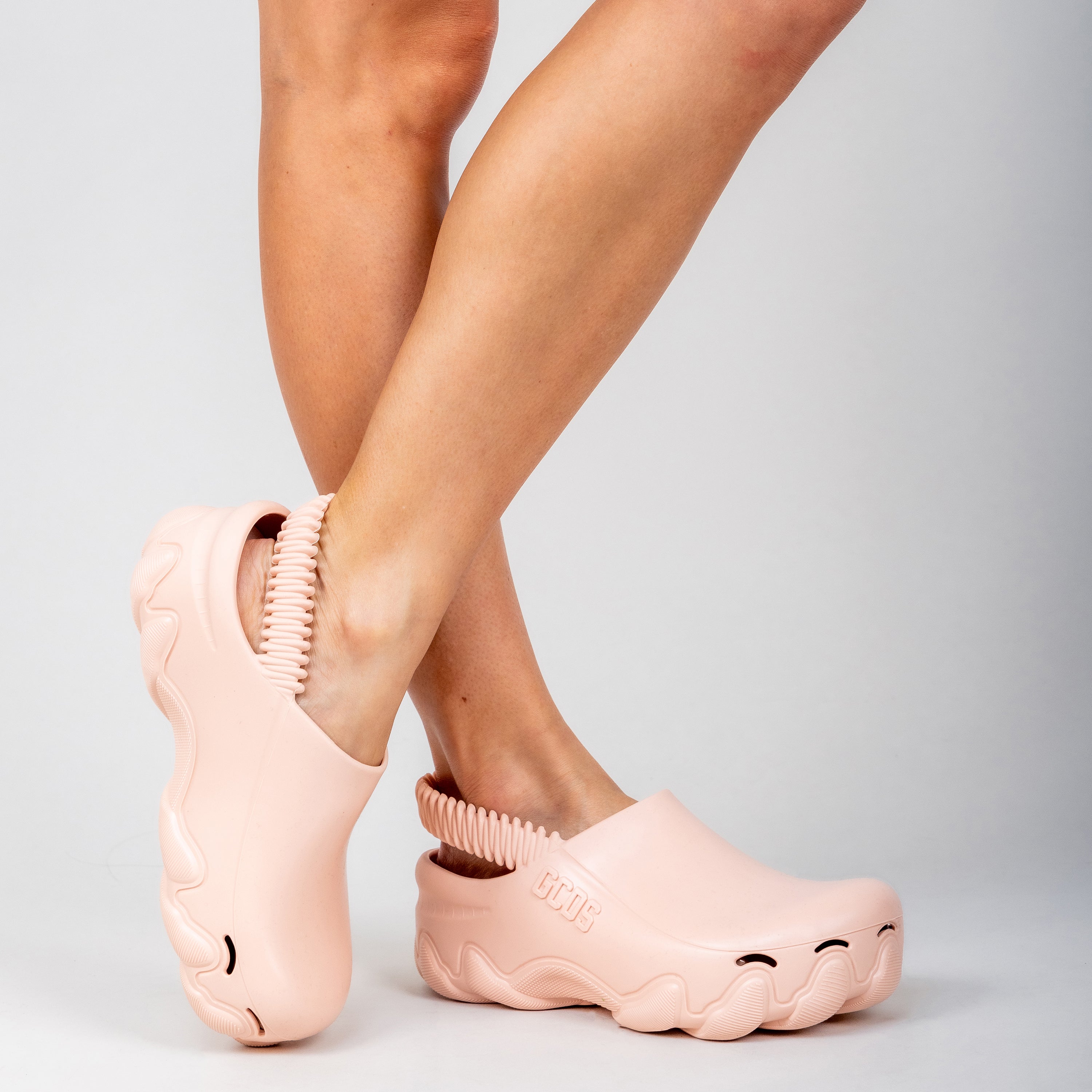 Sandalias Rosadas GCDS Croc