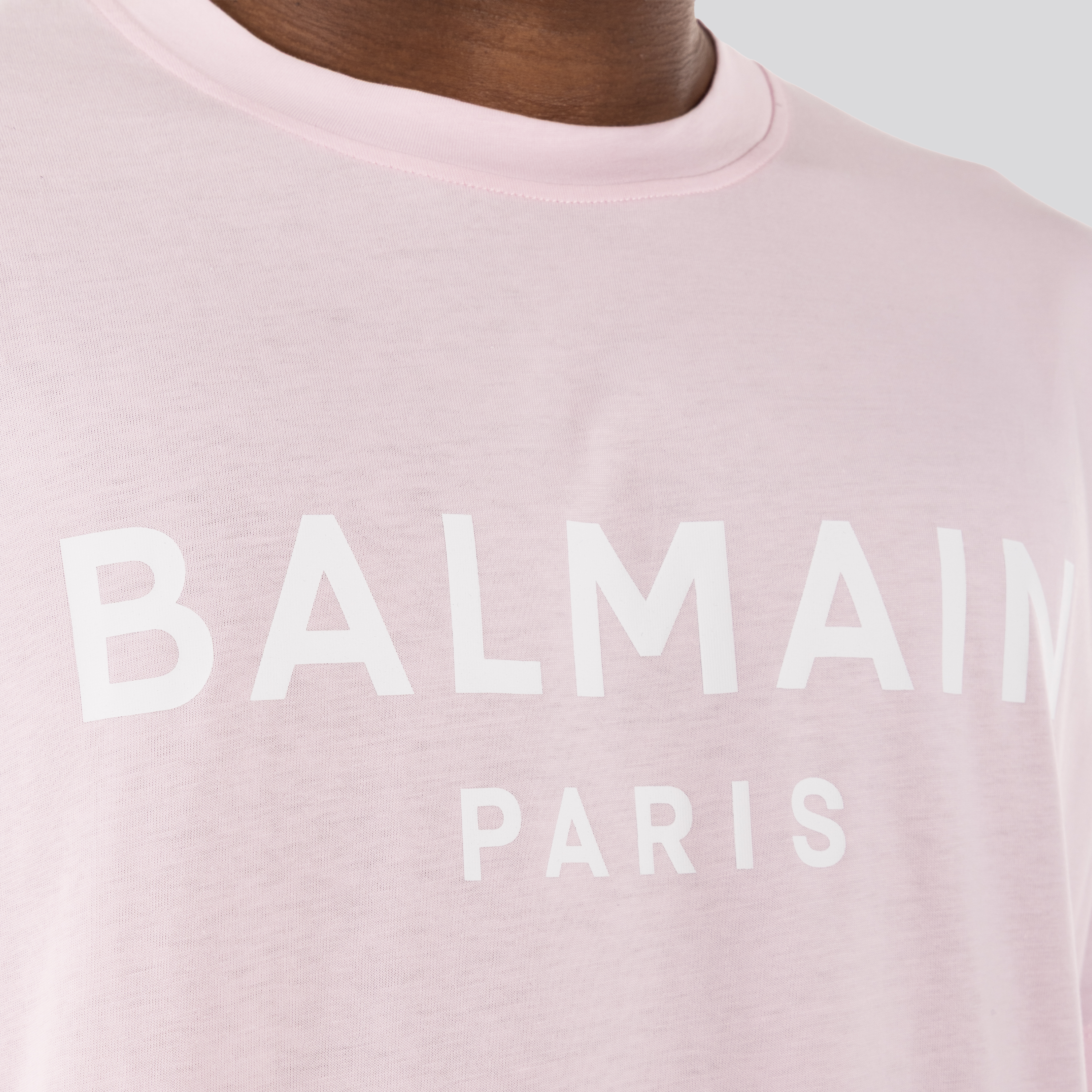 Camiseta Rosada Balmain Paris Logo