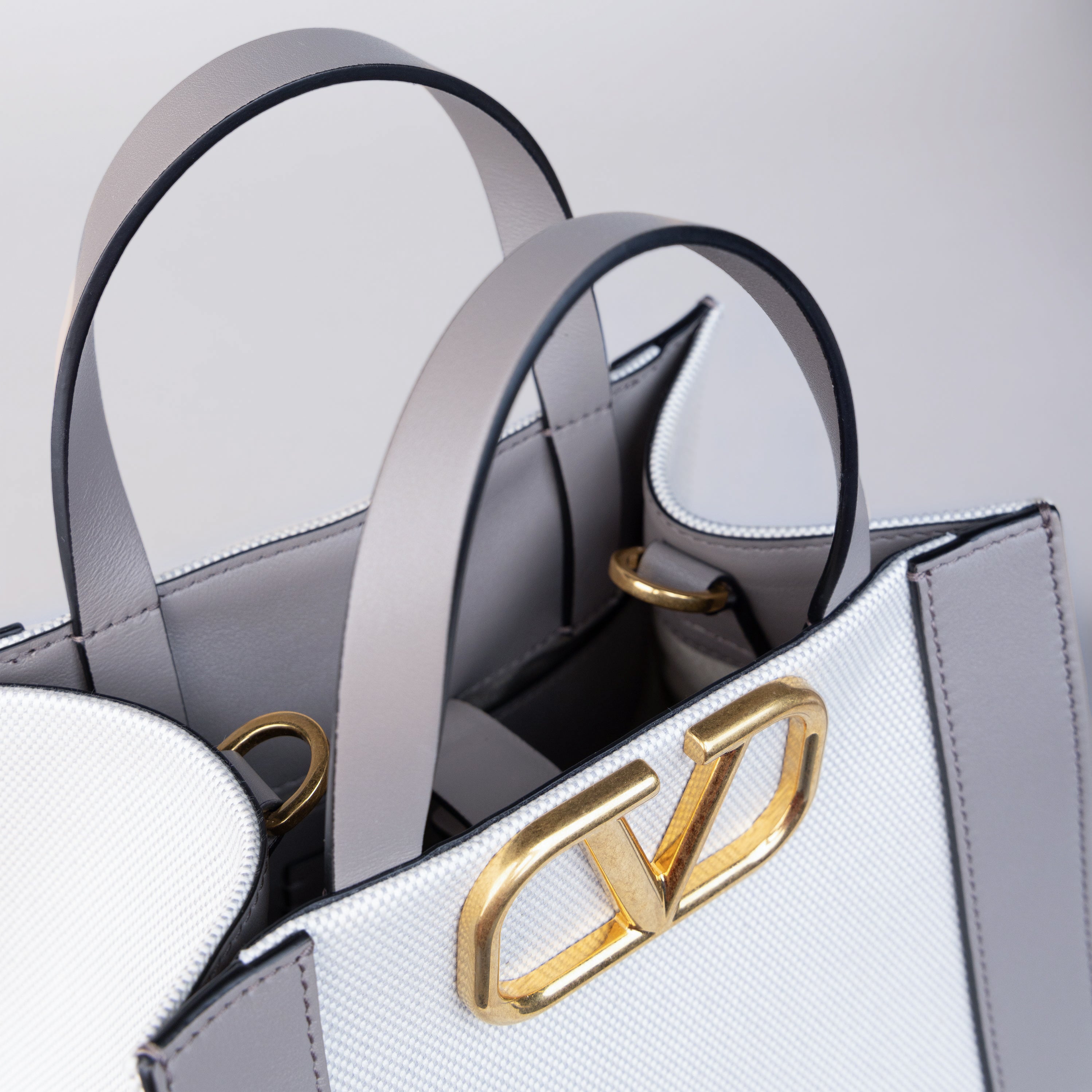 Bolso Mediano Tote Blanco-Gris Valentino Iconographe