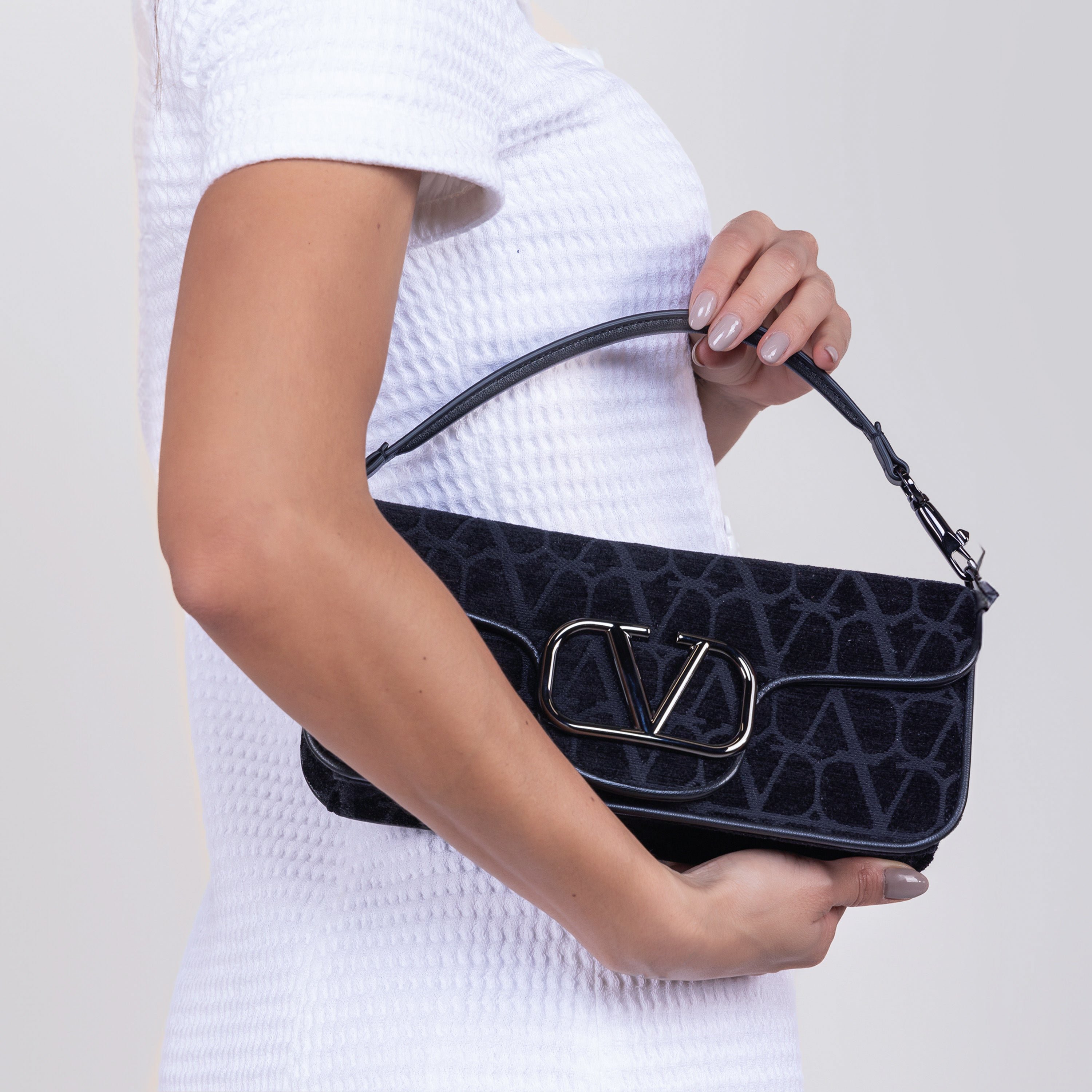 Bolso Negro Valentino Logo Bag