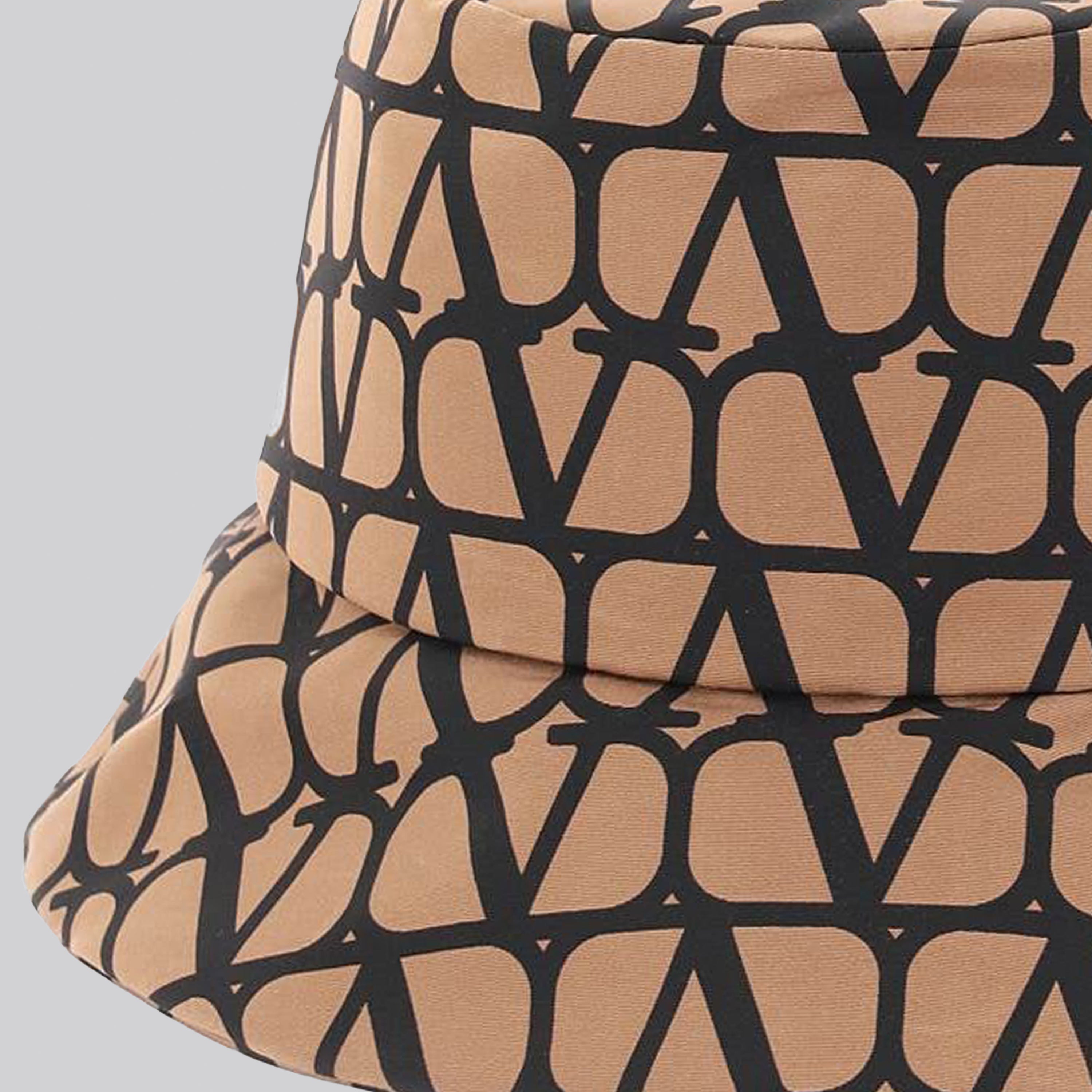 Gorro Café Negro Valentino Iconographe