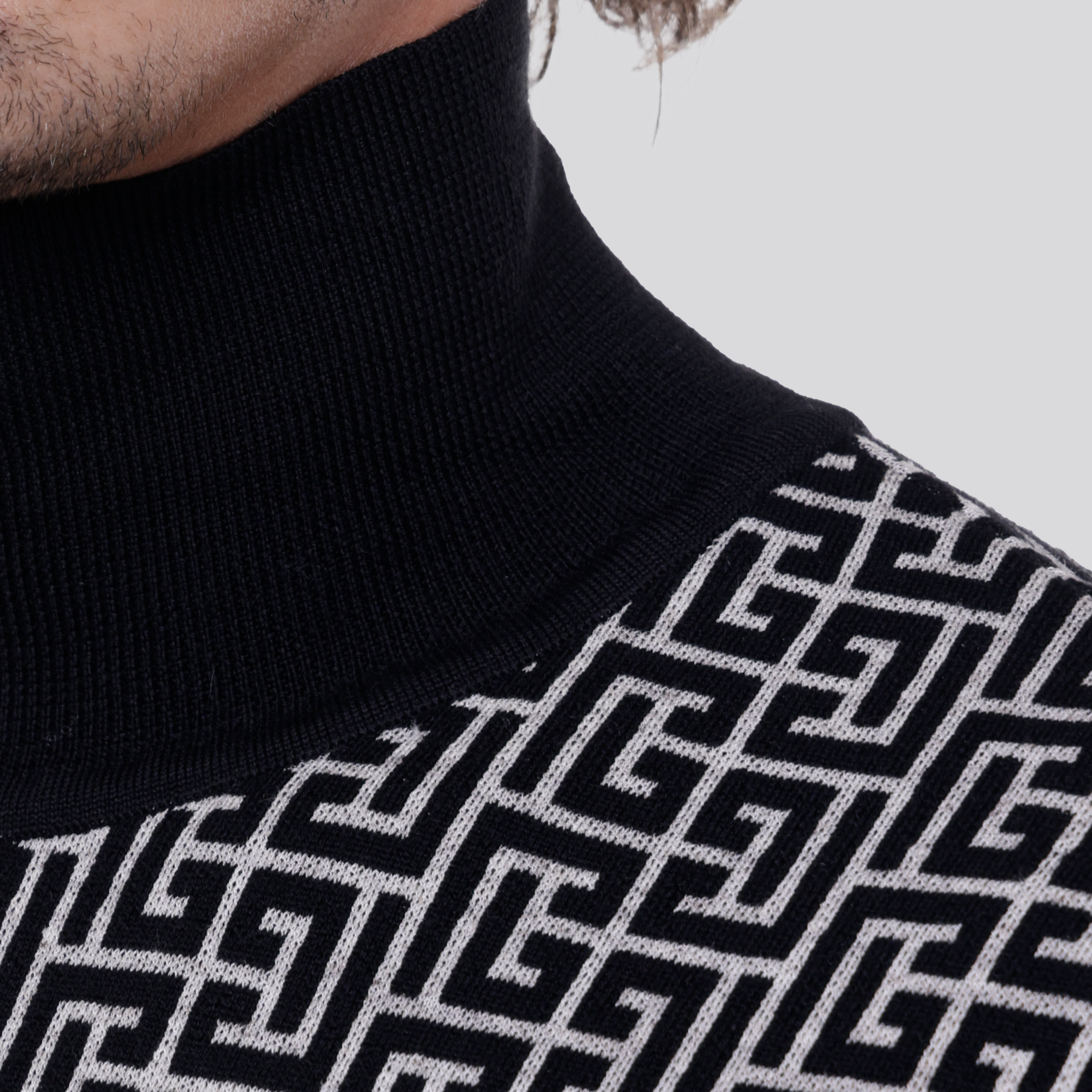 Buzo Negro Balmain Monogram