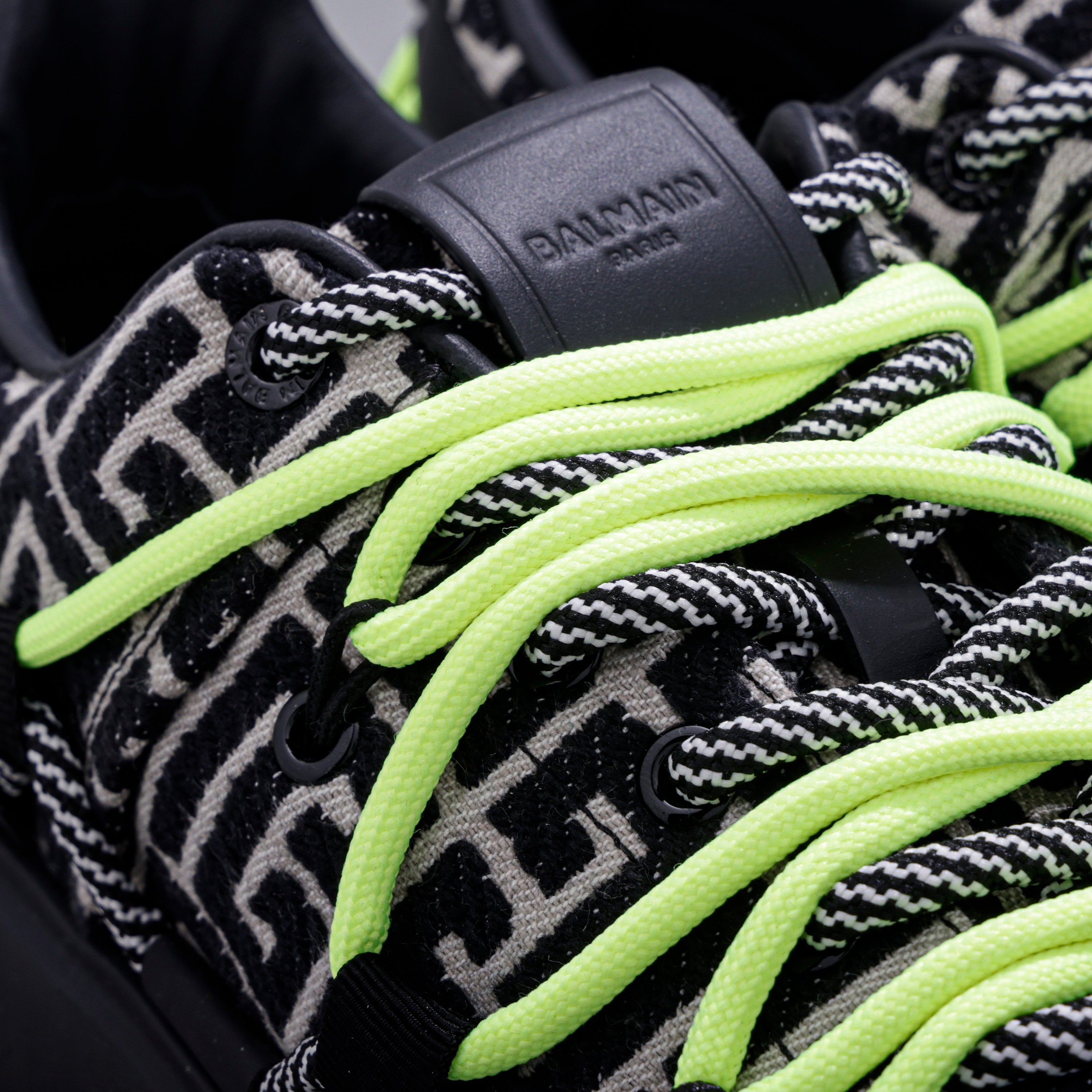 Sneakers Negros Balmain Monogram Fluo Laces