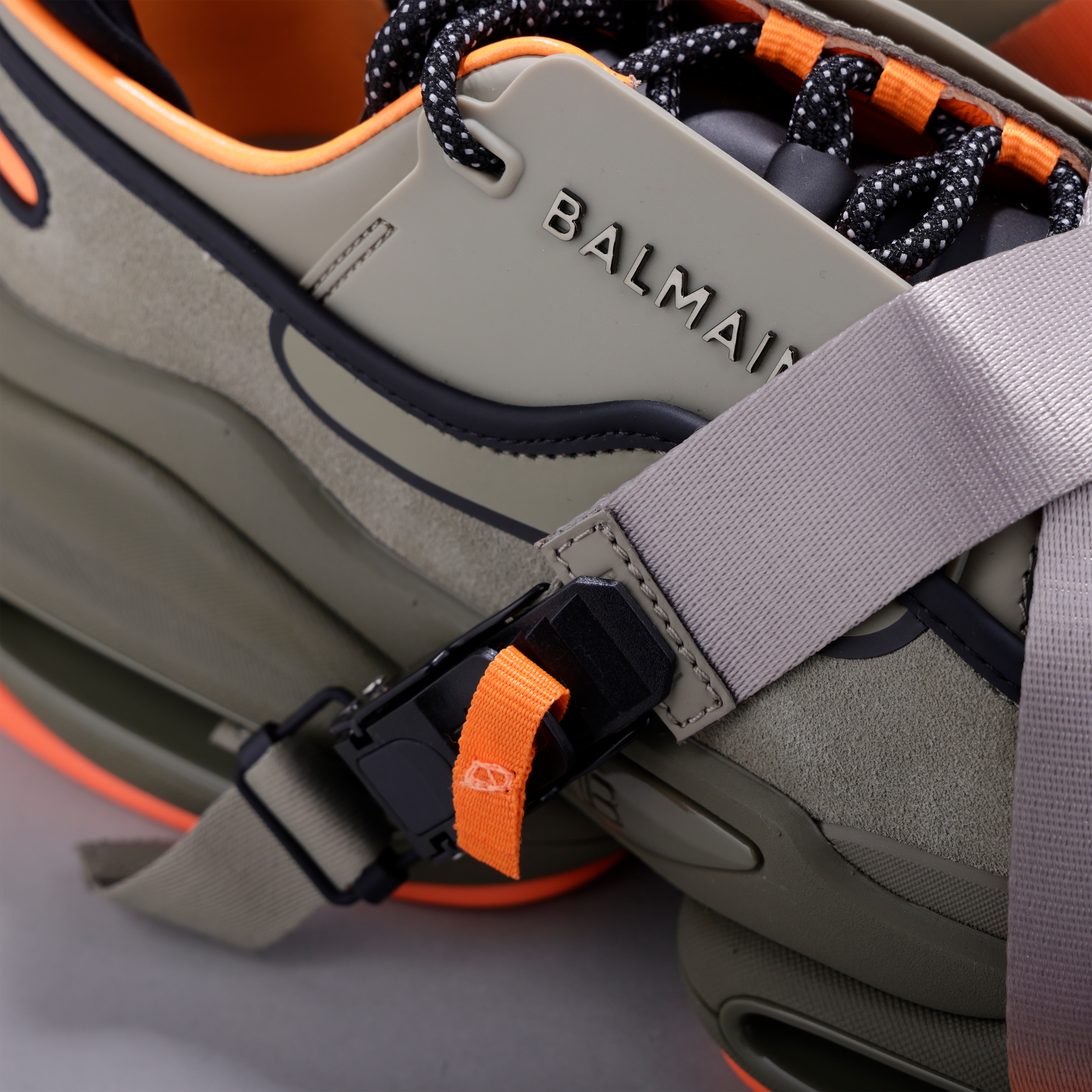 Sneakers Verdes Balmain B-Bold Low-Cuir