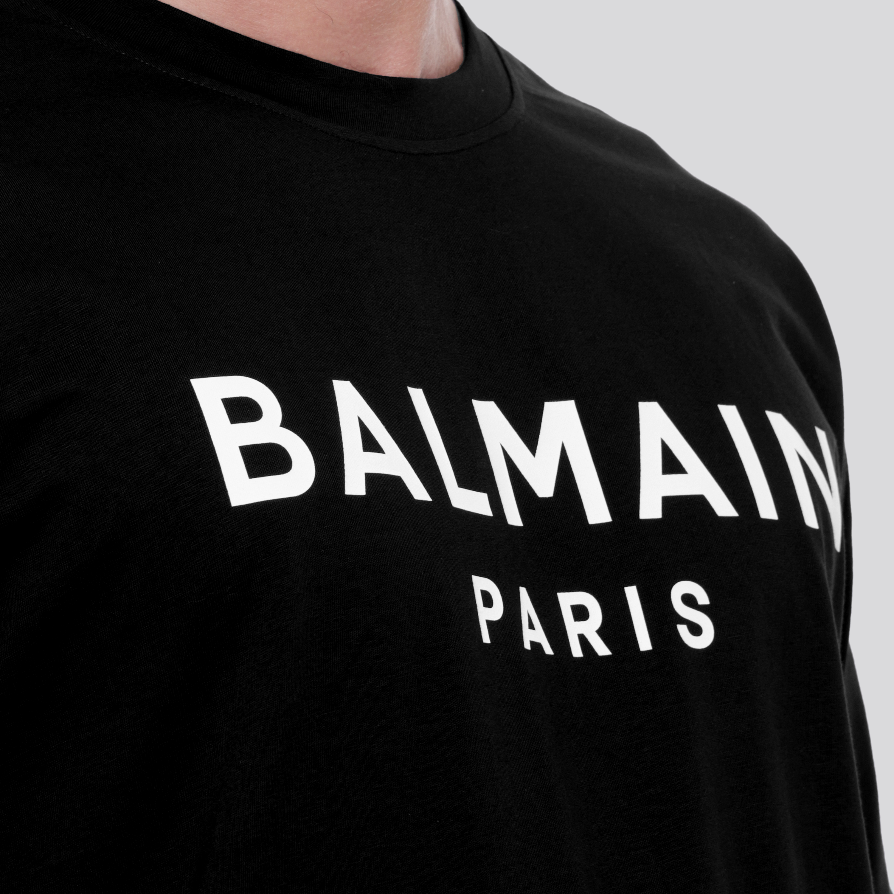 Camiseta Negra Balmain Paris Logo Gold