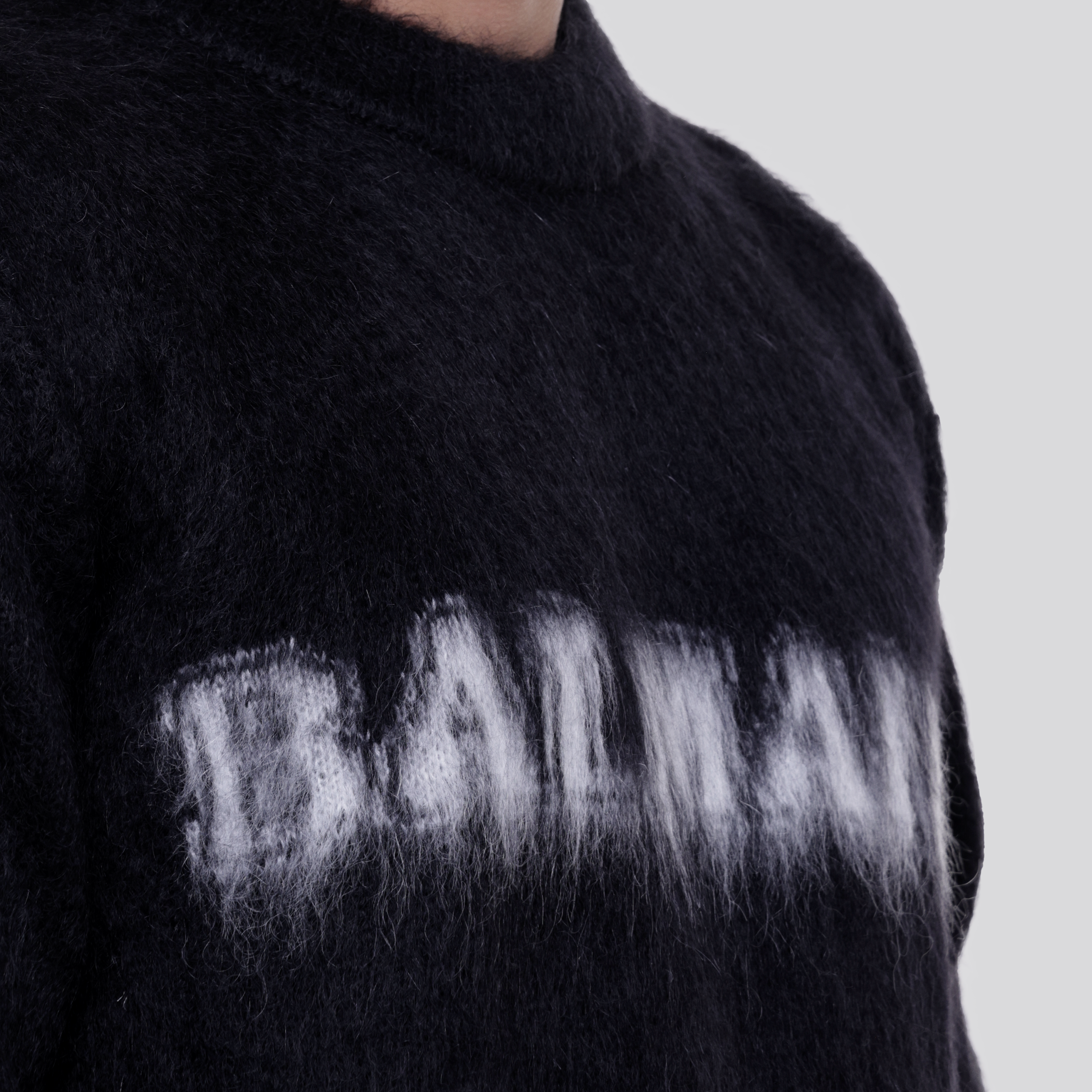 Buzo Negro Balmain Retro