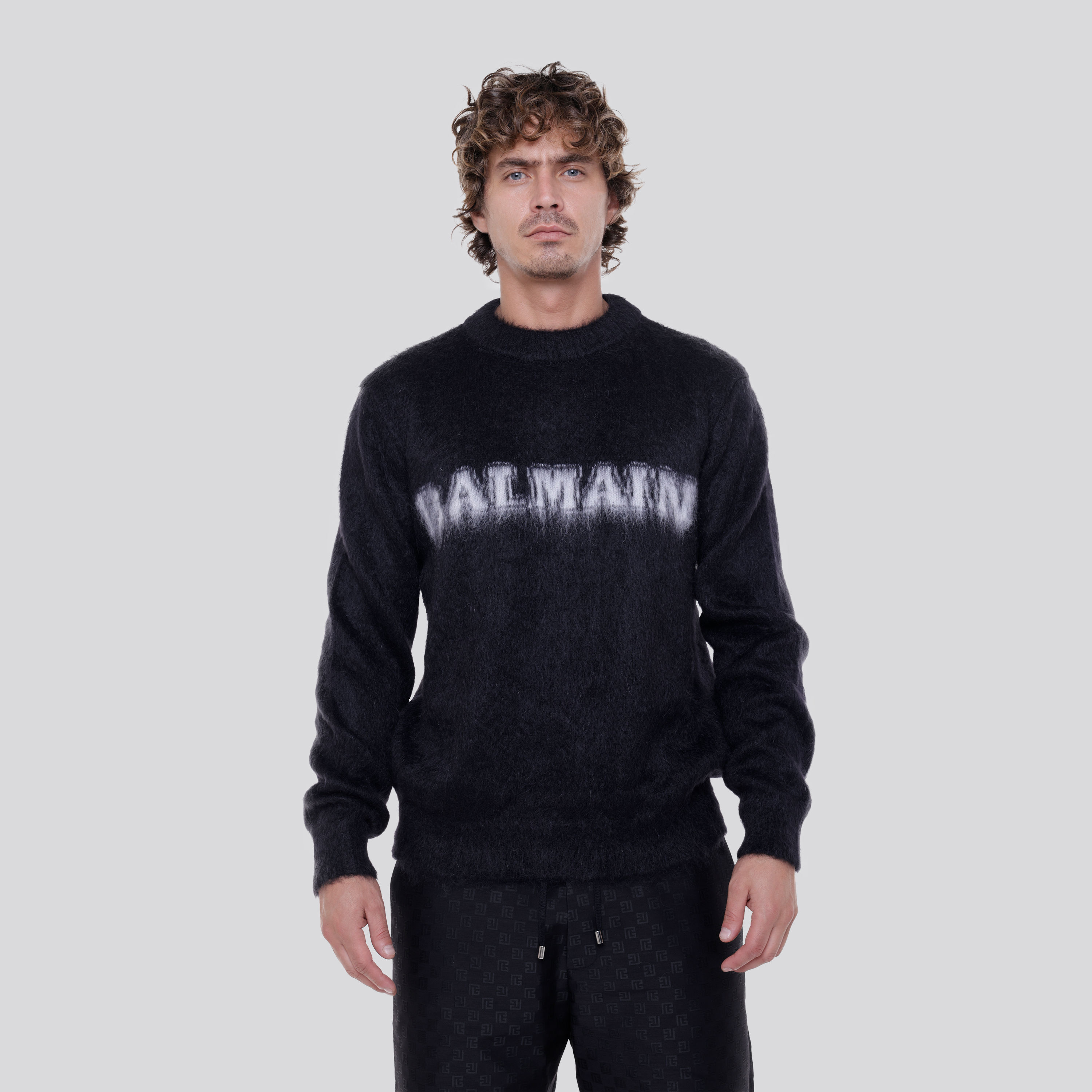 Buzo Negro Balmain Retro