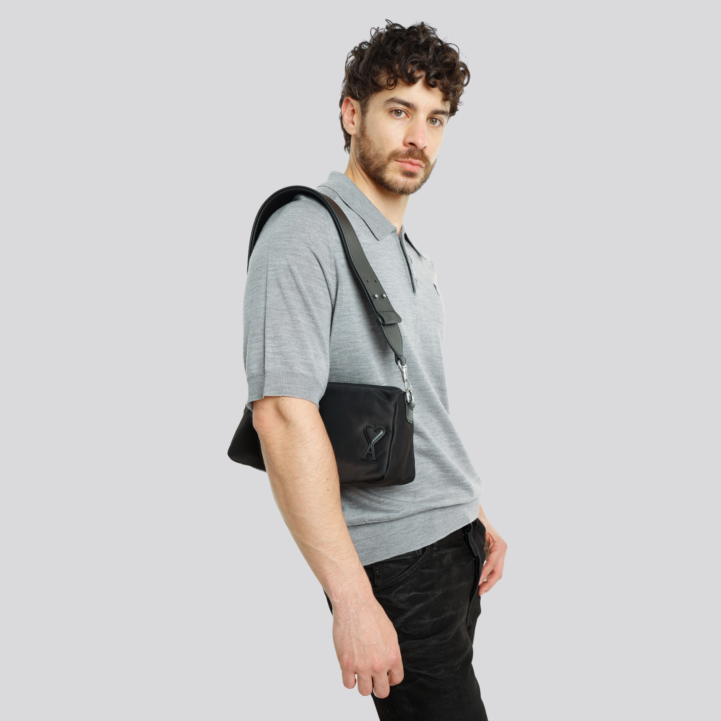 Cartera Negra Ami Paris Marcel