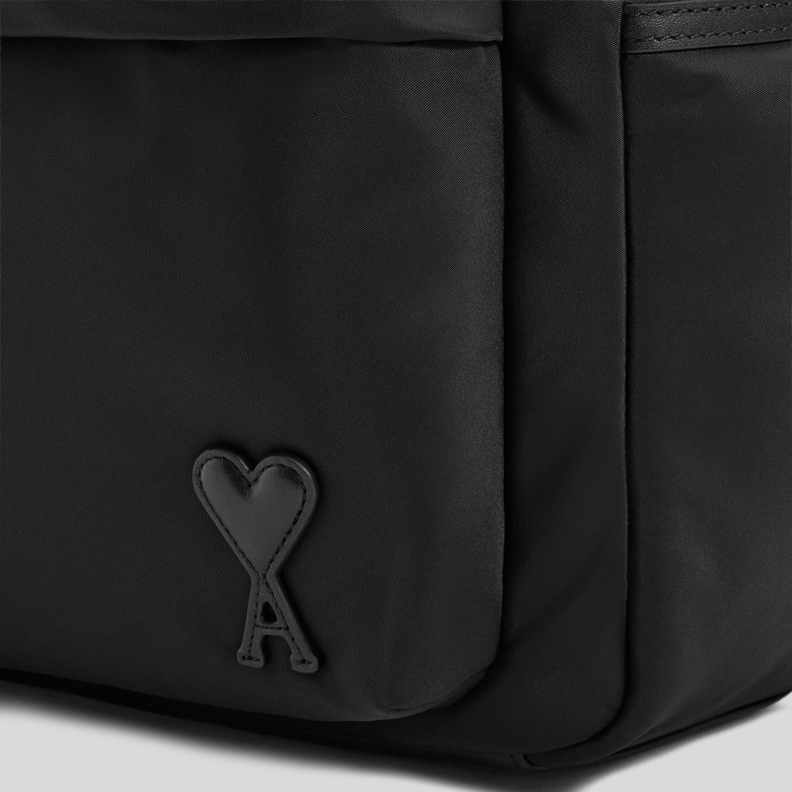 Mochila Negra Ami Paris Taupe Marcel
