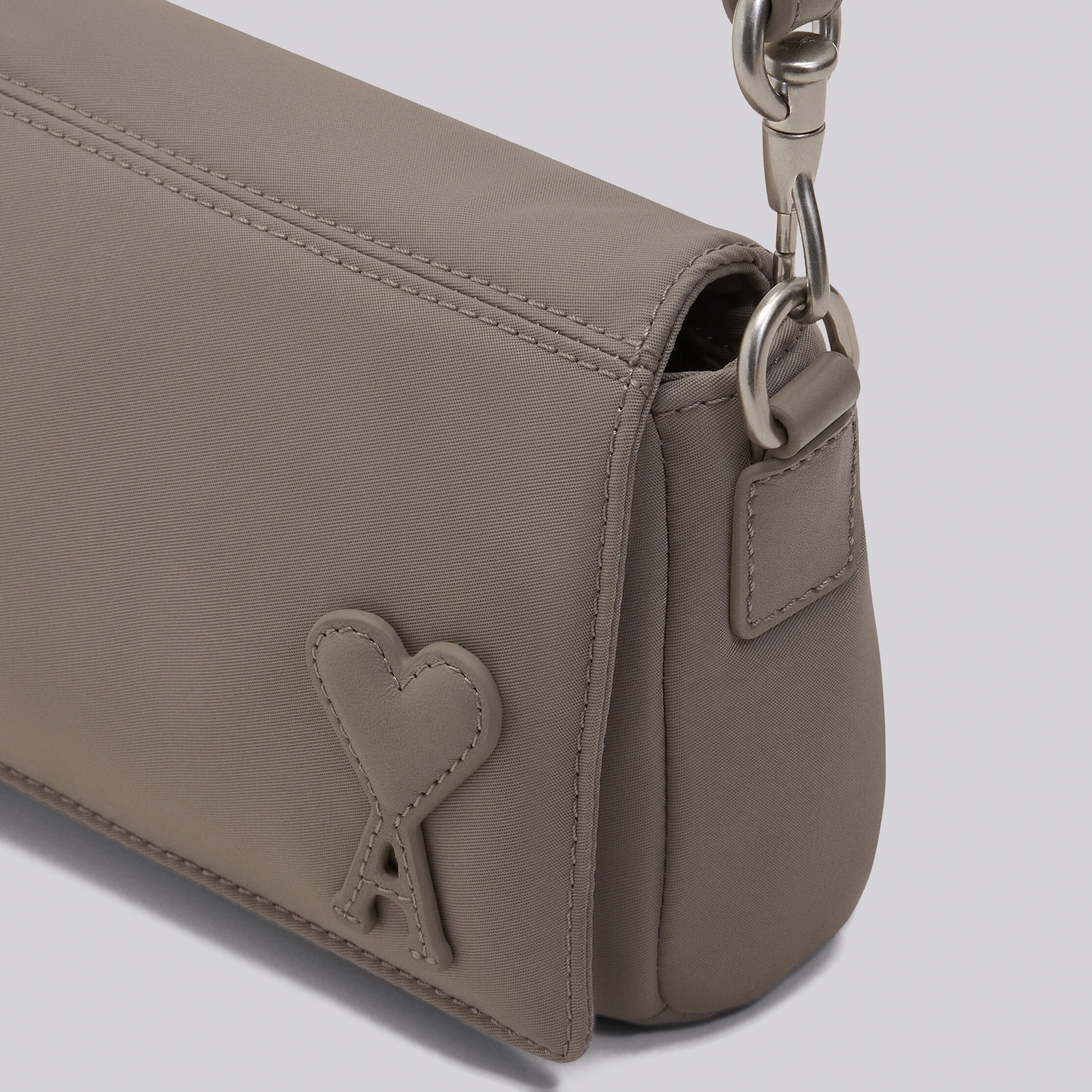 Cartera Beige Ami Paris Marcel Lunch Box