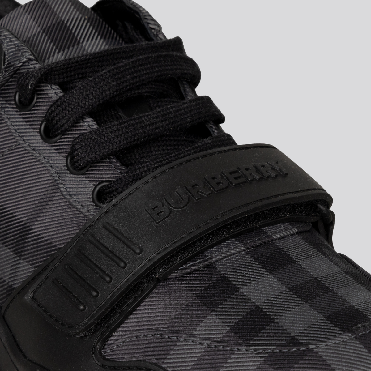 Sneakers Grises Burberry Check TNR