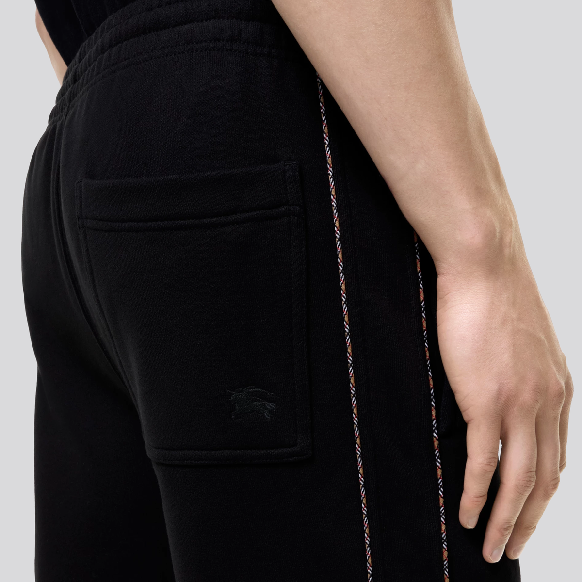 Short Negro Burberry Check Piping