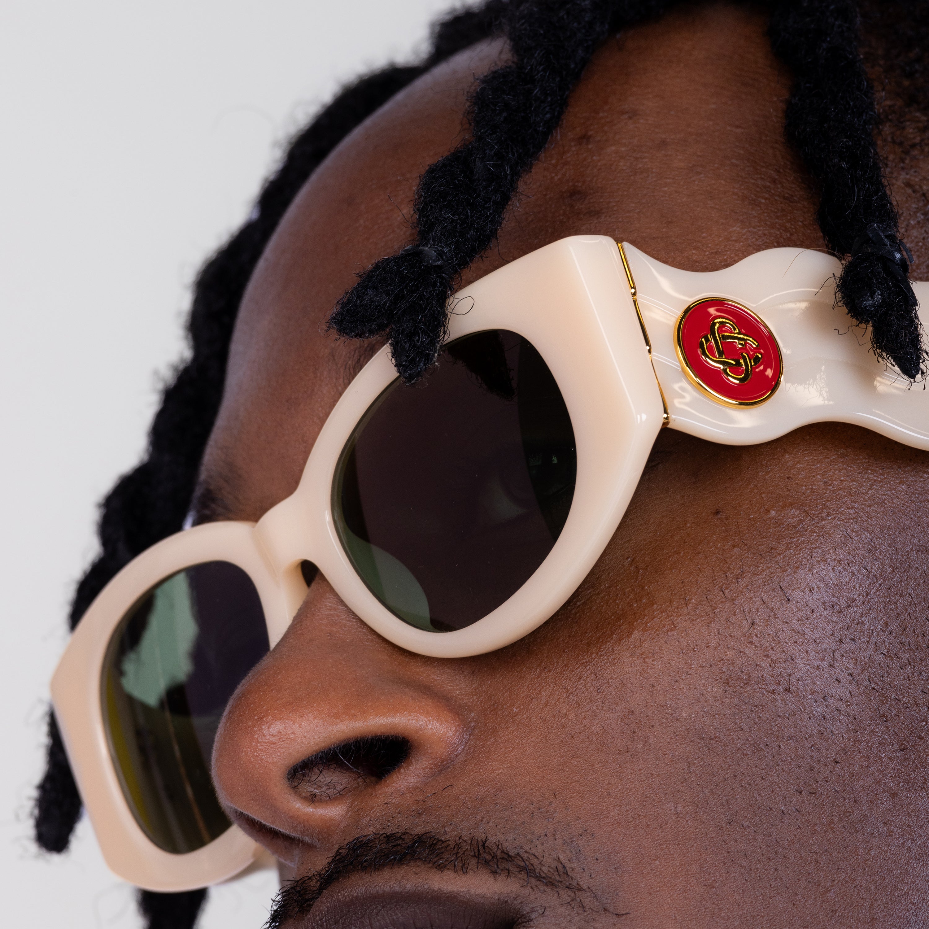 Gafas Blancas Casablanca Oval Wave