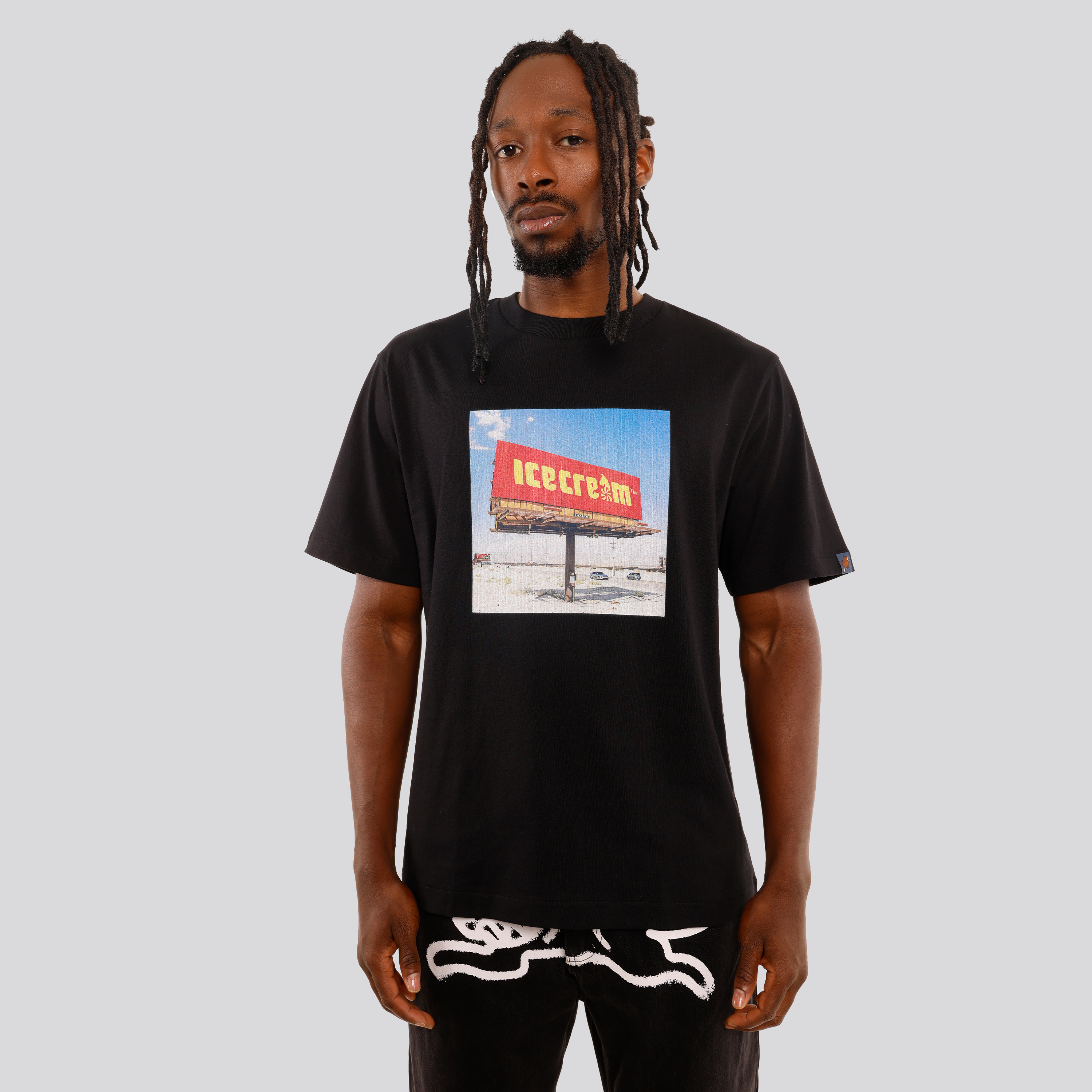 Camiseta Negra ICECREAM Billboard