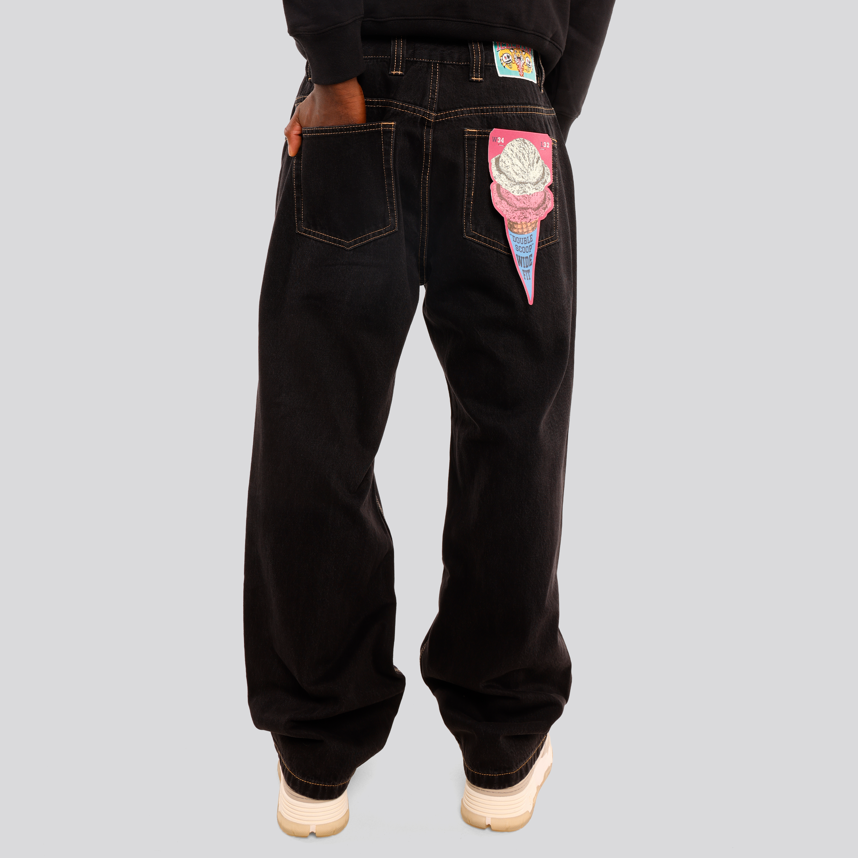 Jean Negro Ice Cream Small Running Dog Double Scoop