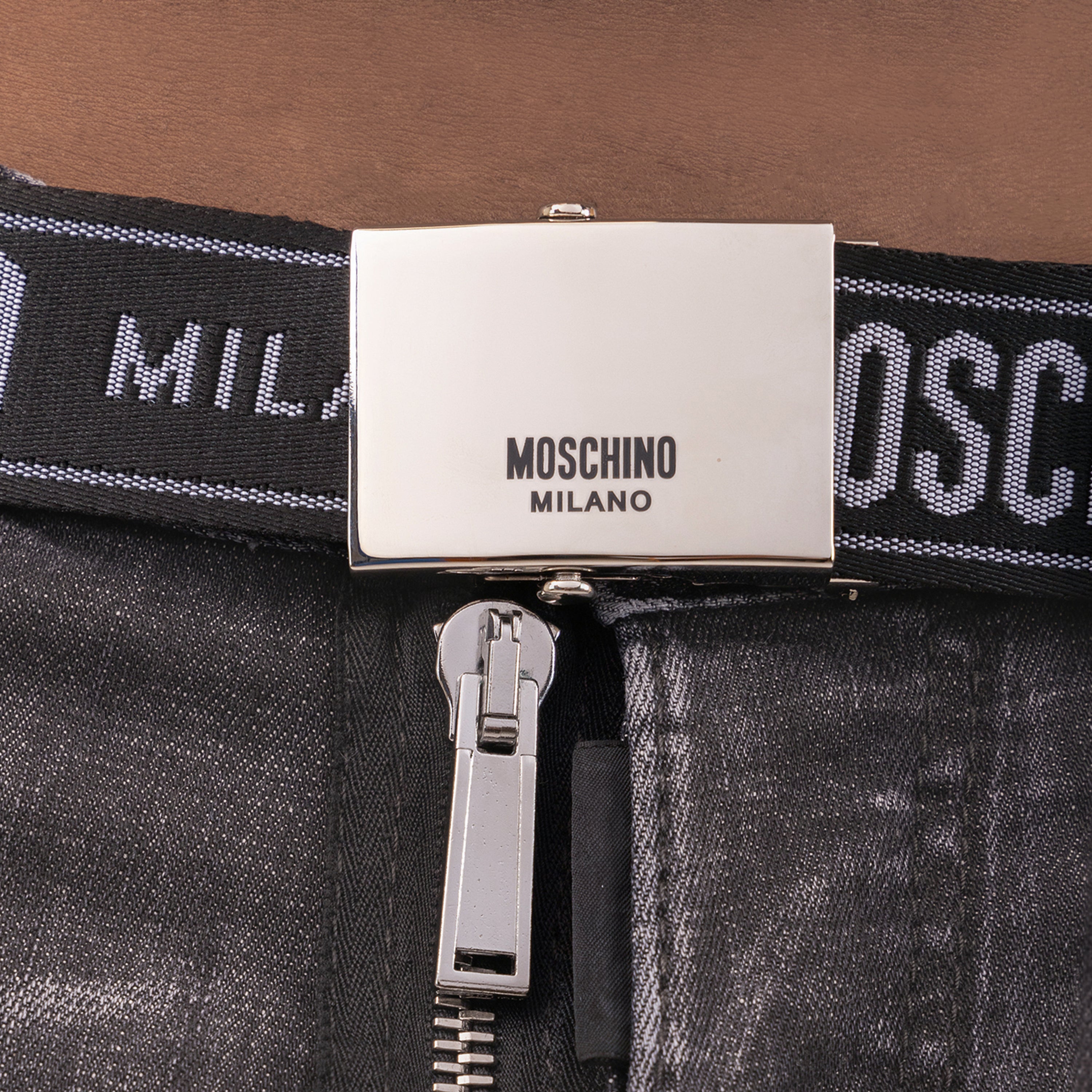 Cinturón Negro Moschino Couture Logo