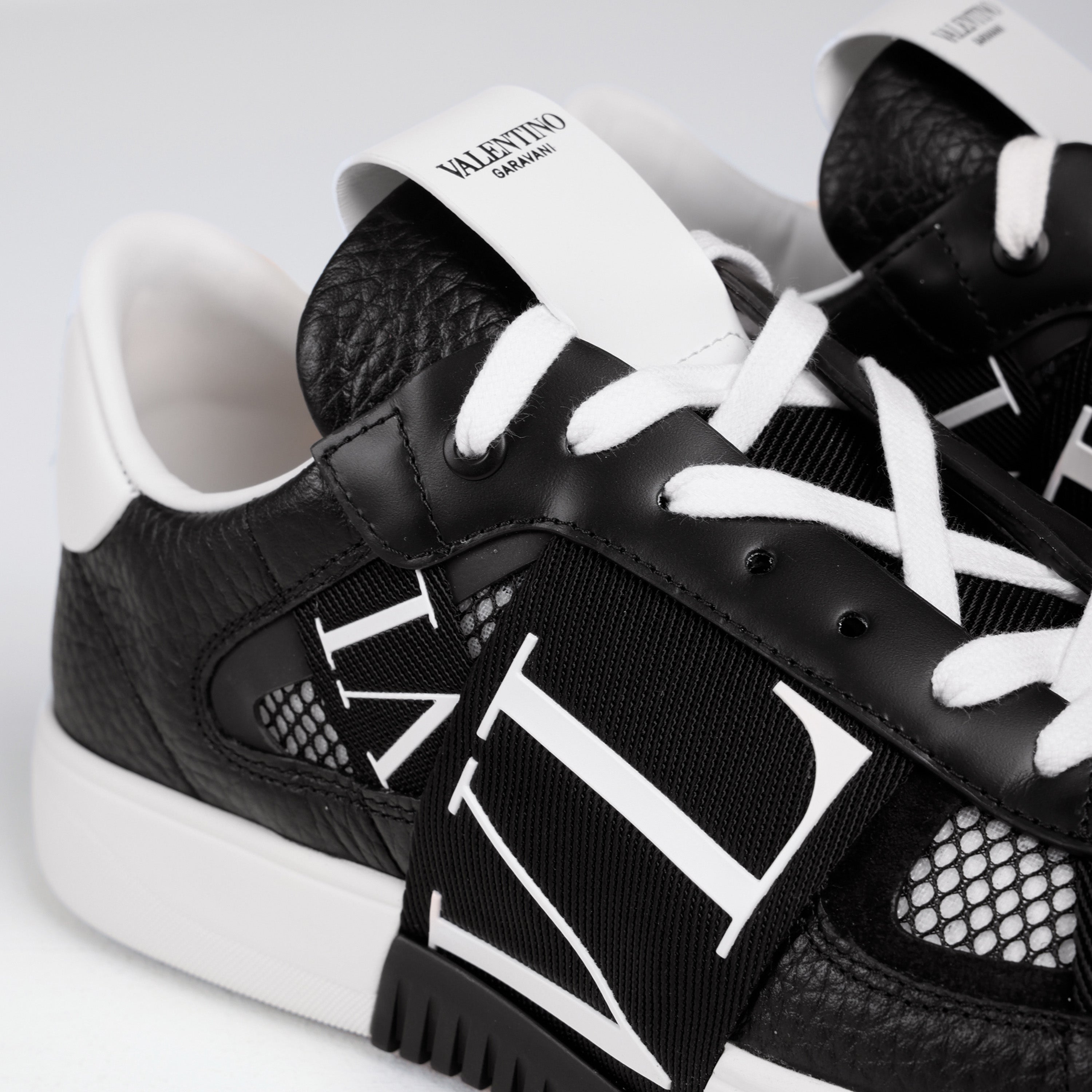 Sneakers Negro/Blanco Bandas VL7N