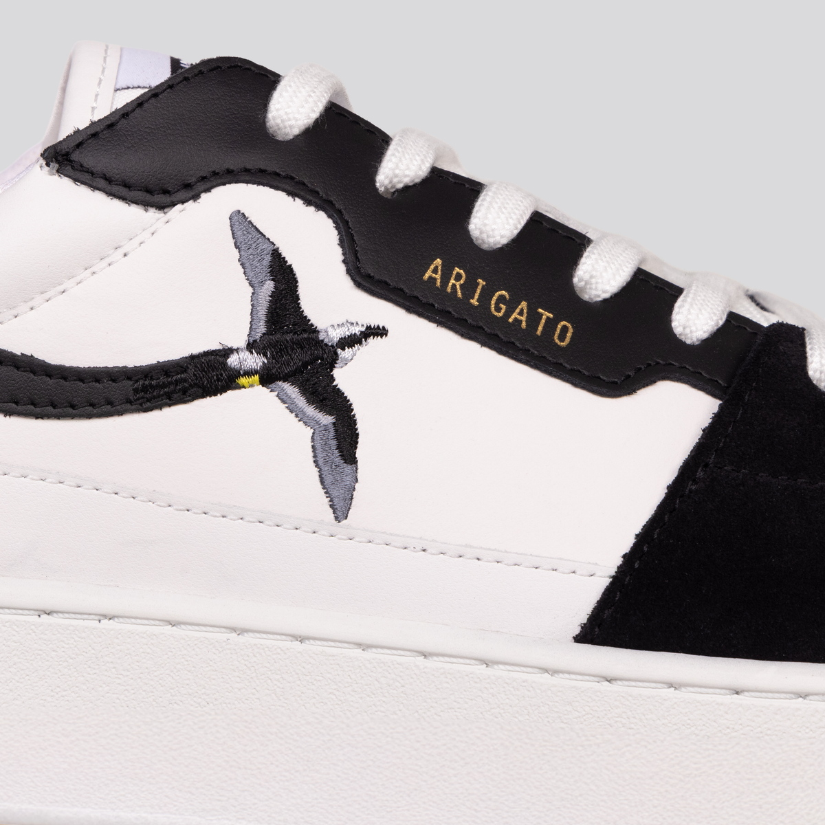 Sneakers Blancos - Negros Axel Arigato Dice Lo Bee Bird