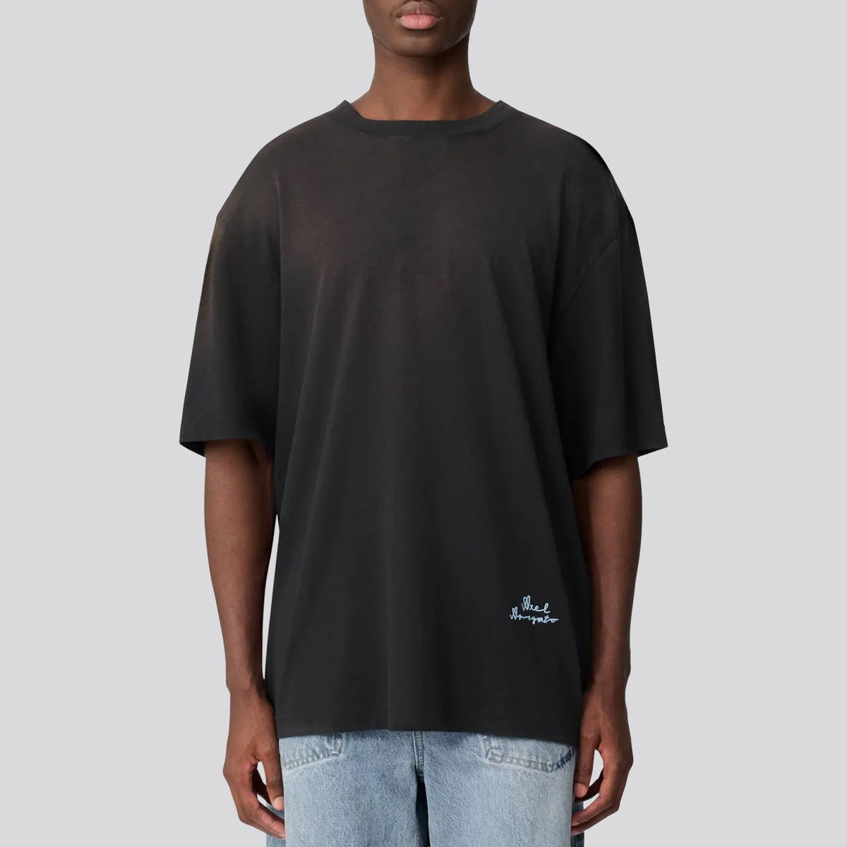 Camiseta Negra Axel Arigato Saba Spray