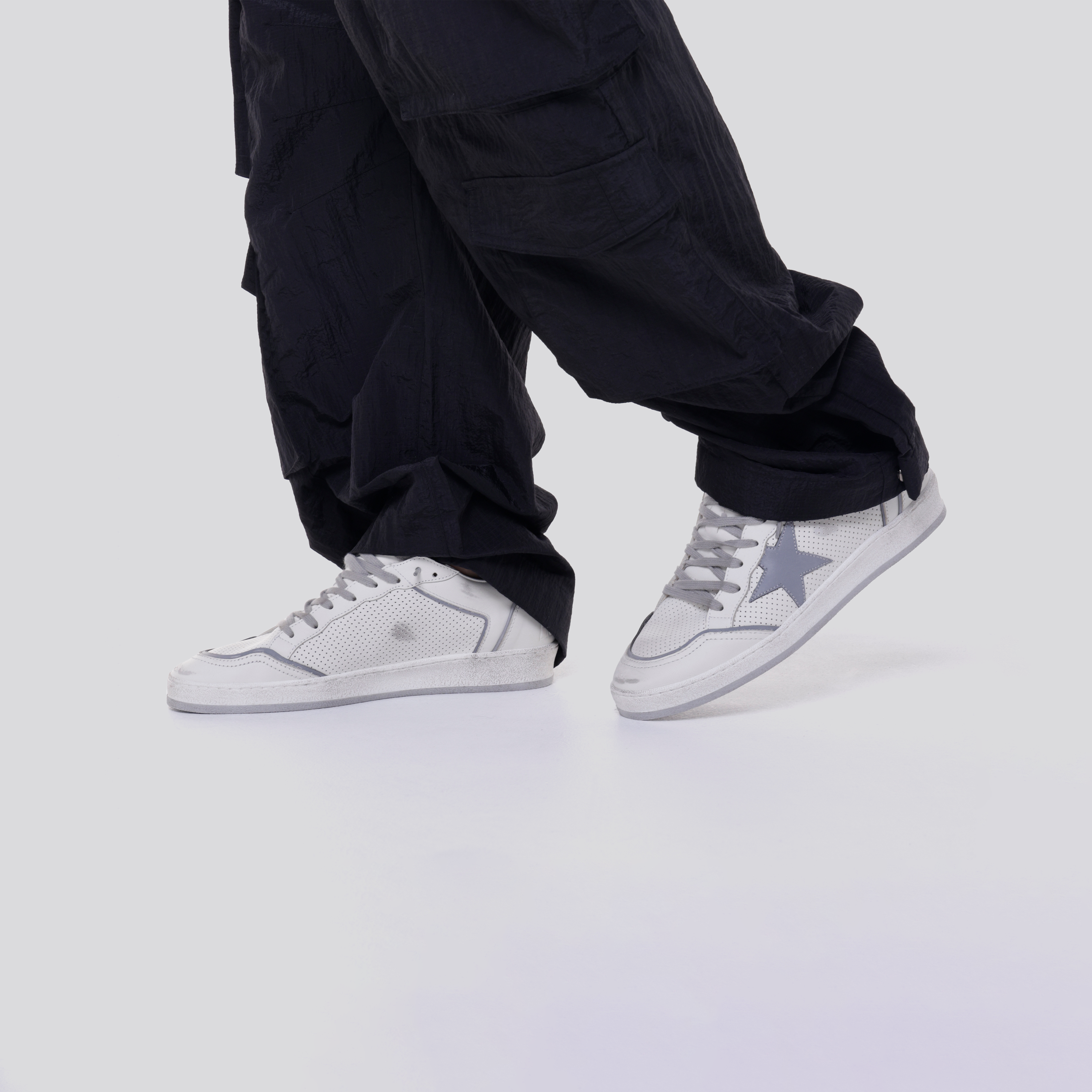 Sneakers Blancos Plateados Golden Goose