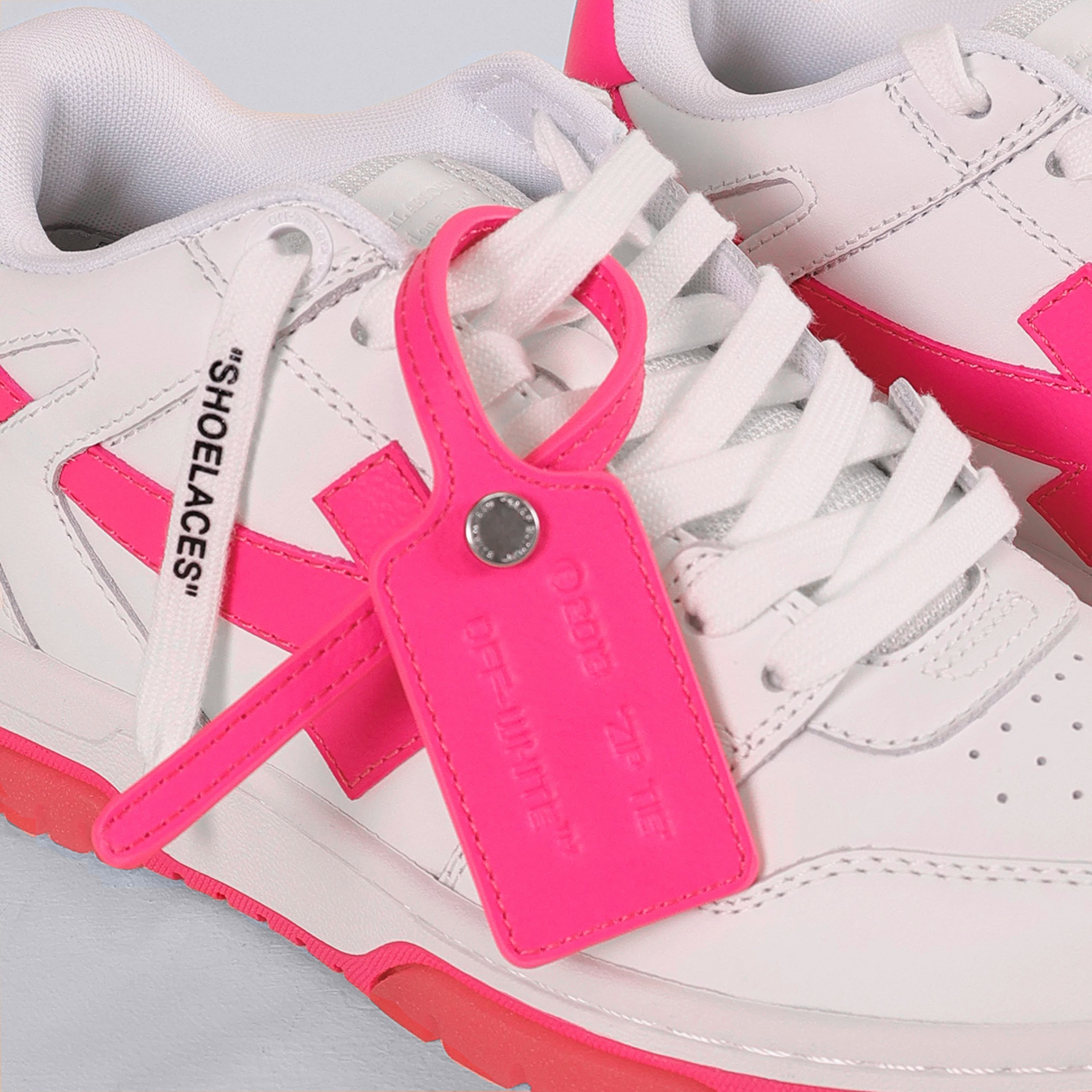 Sneakers Out Of Office Calf Leather Blanco Fucsia