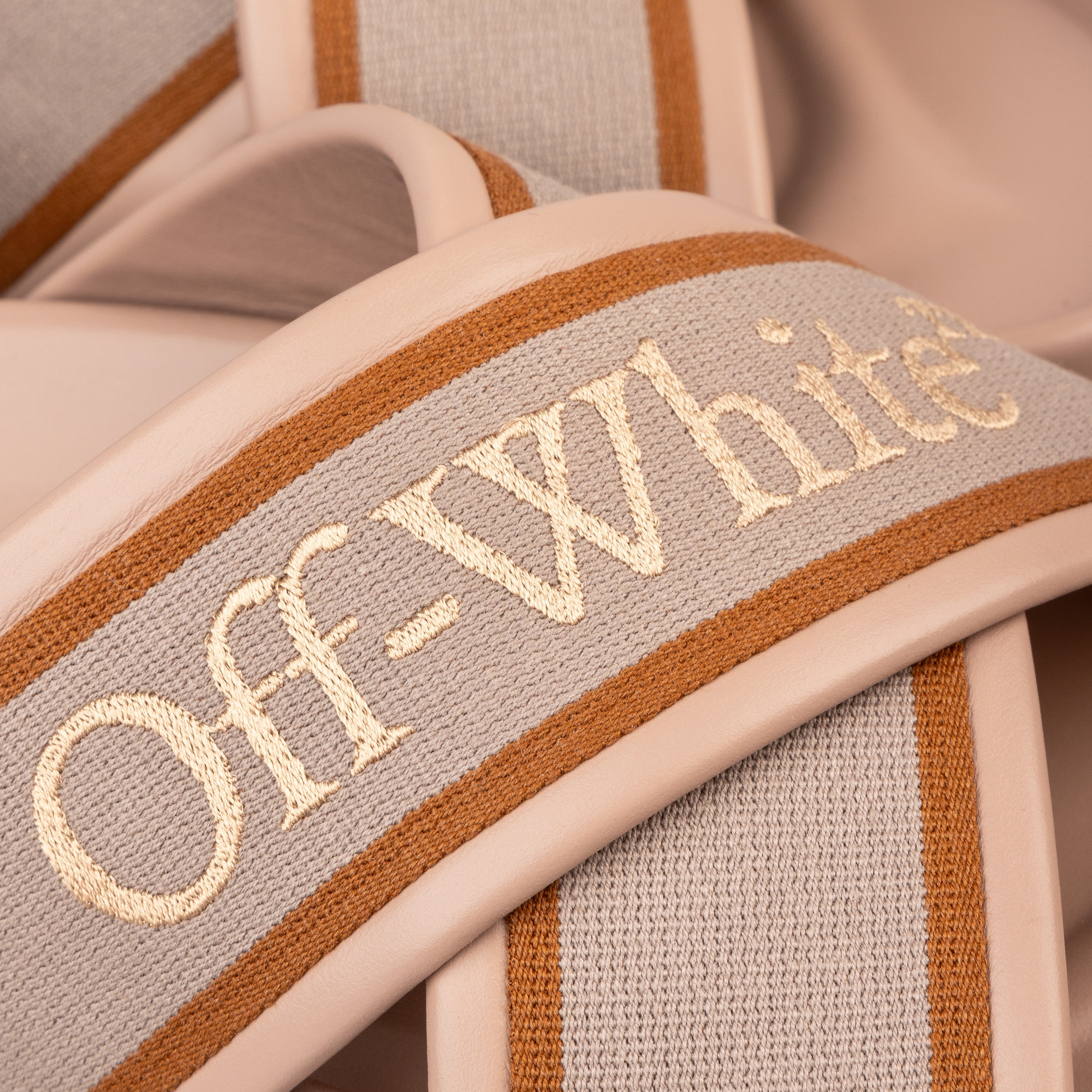 Sandalias Beige Off-White Cloud Criss Cross