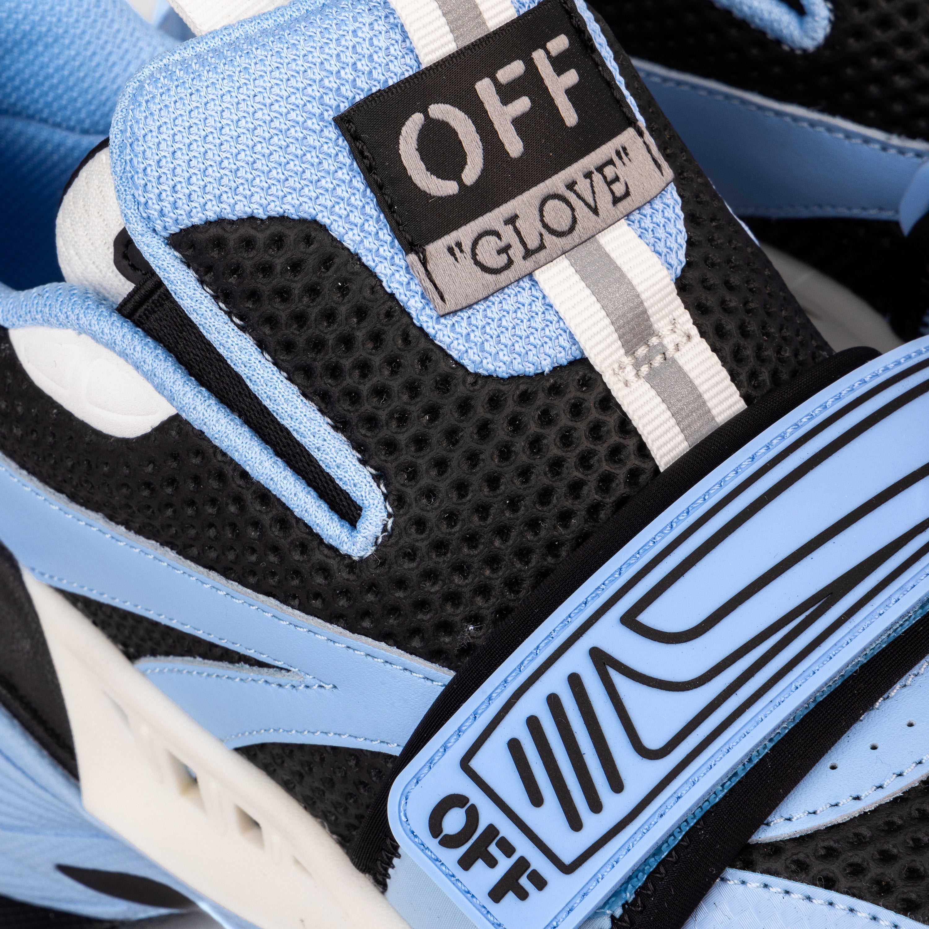 Sneakers Celeste Off-White Glove Slip On