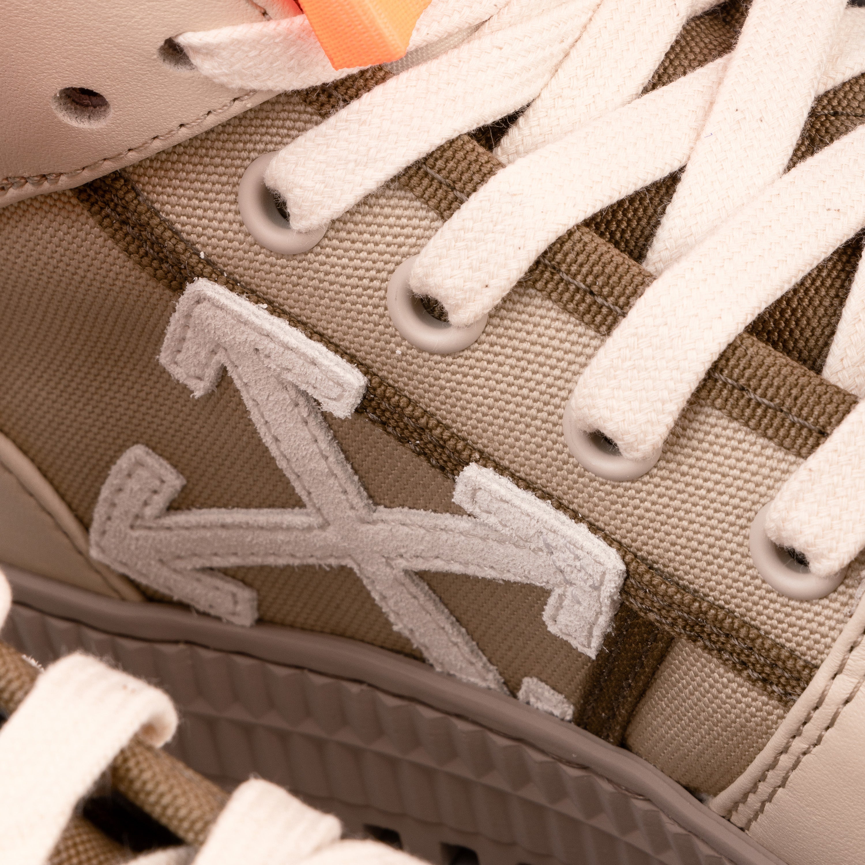 Sneakers High Top Beige Off-White 3.0 Off Court Calf Leather