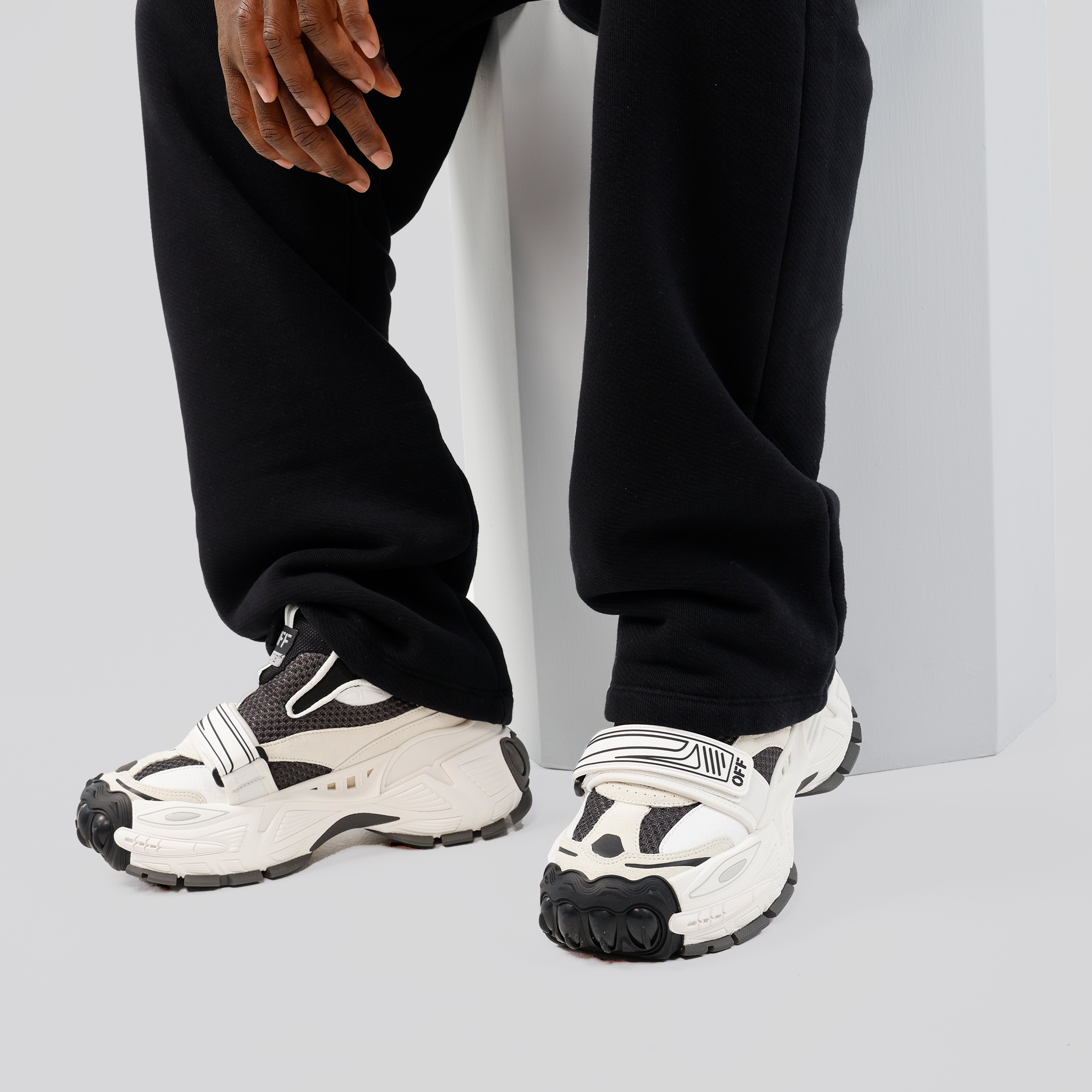 Sneakers Blancos Off-White Negro Glove Slip On