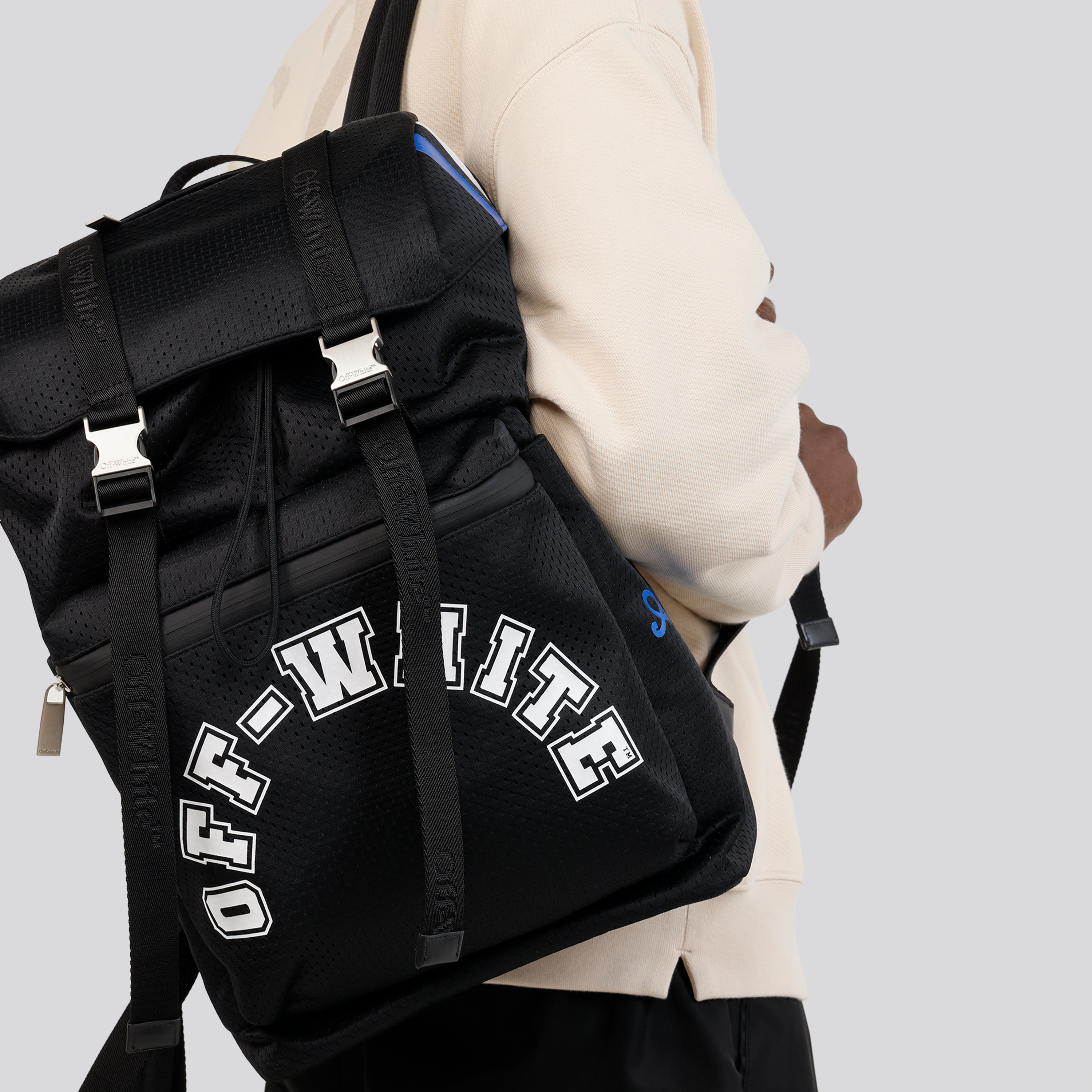 Mochila Negra Off-White Outdoor Hike