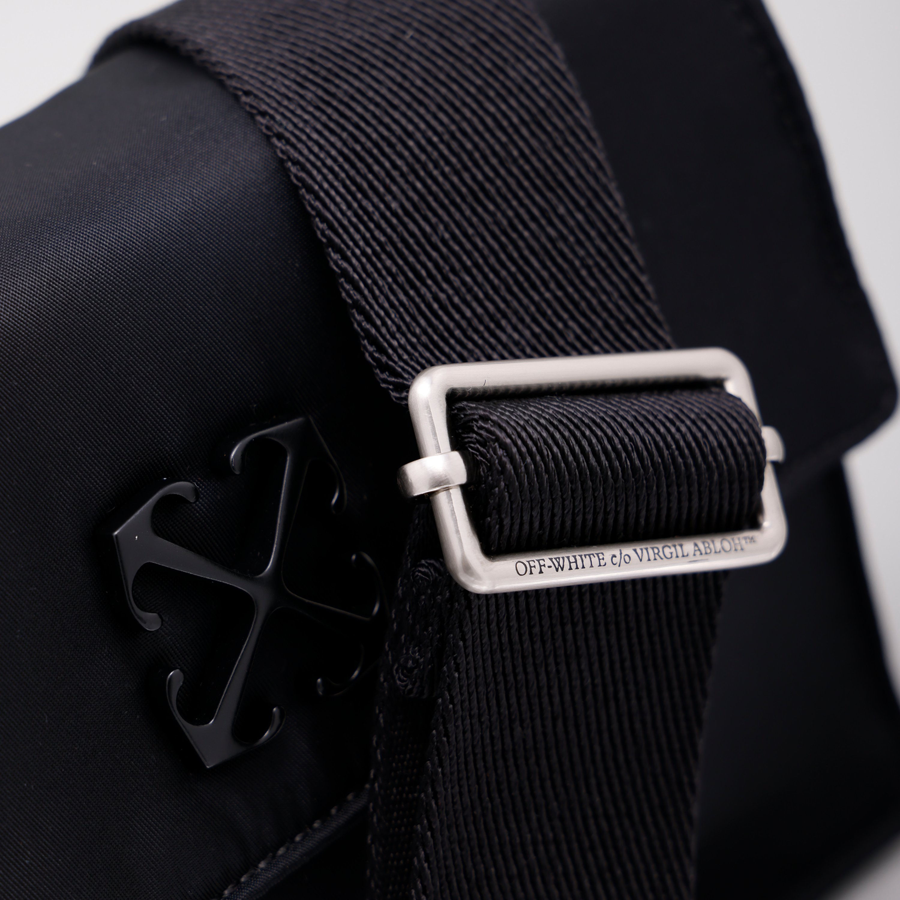 Bolso Negro Off-White Soft Jitney 1.4 Nylon