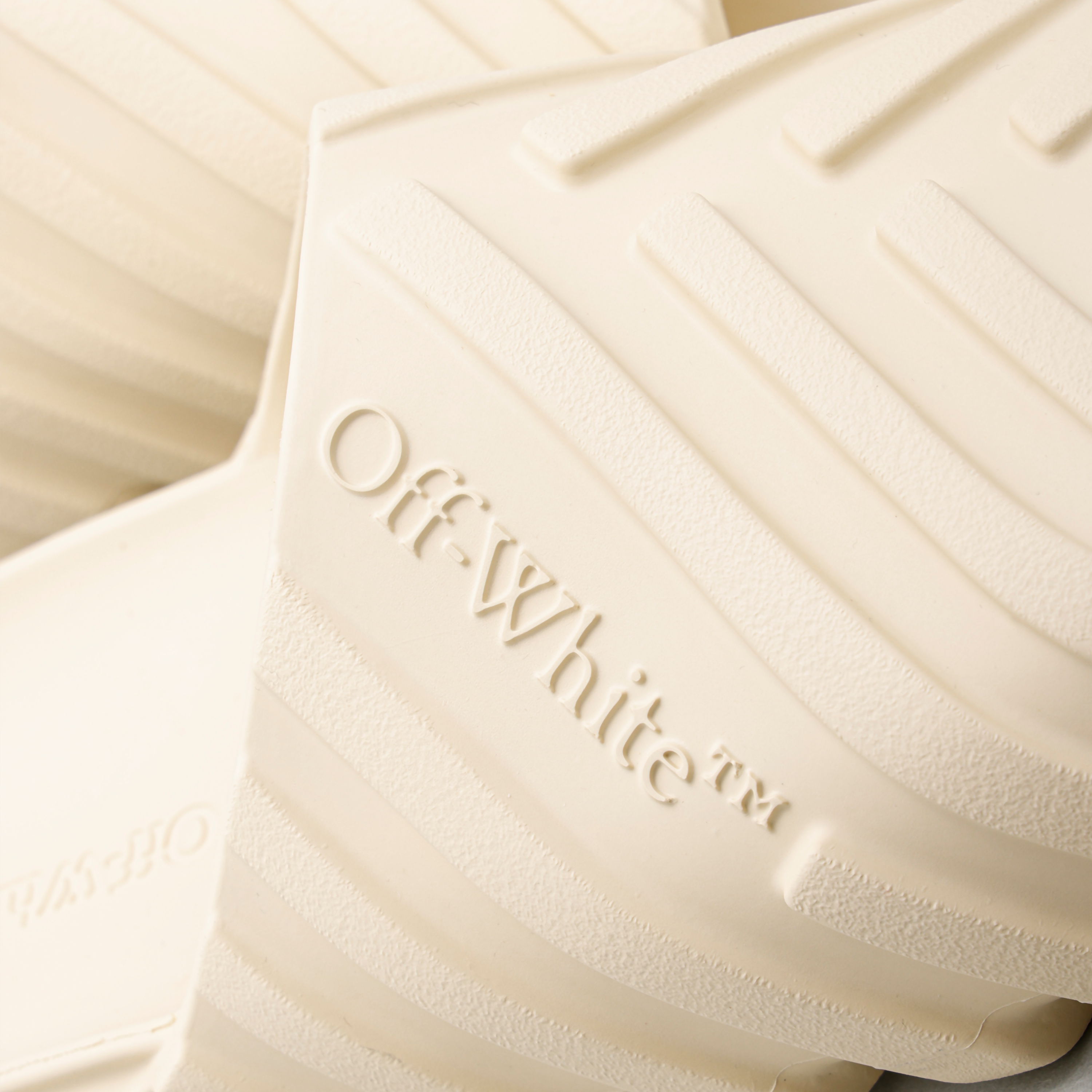 Sandalias Crema Off-White Exploration