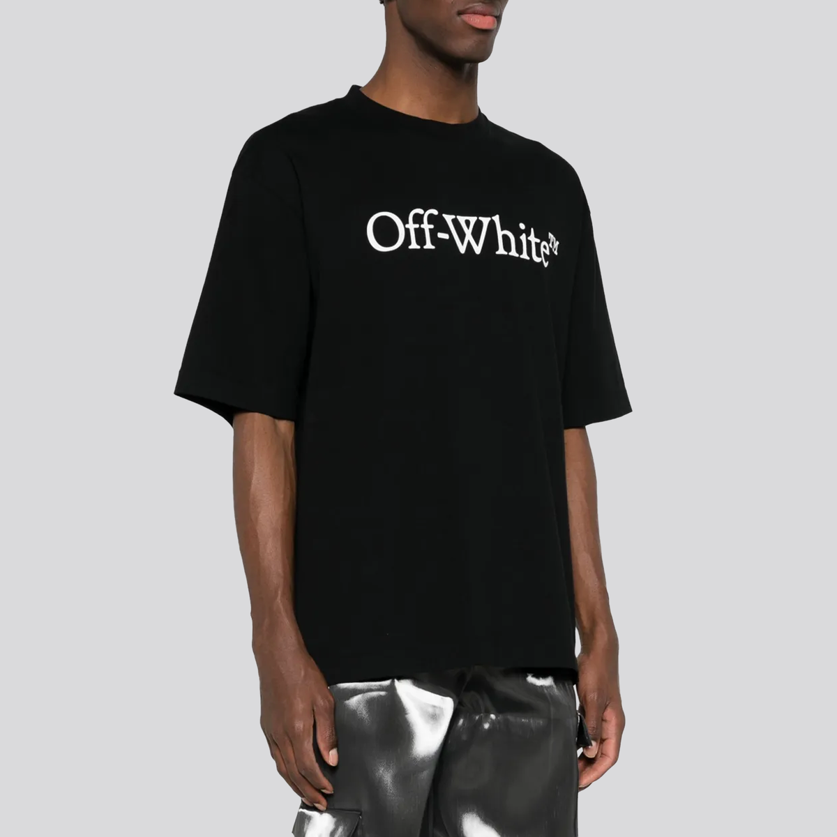 Camiseta Negra Off-White Big Logo