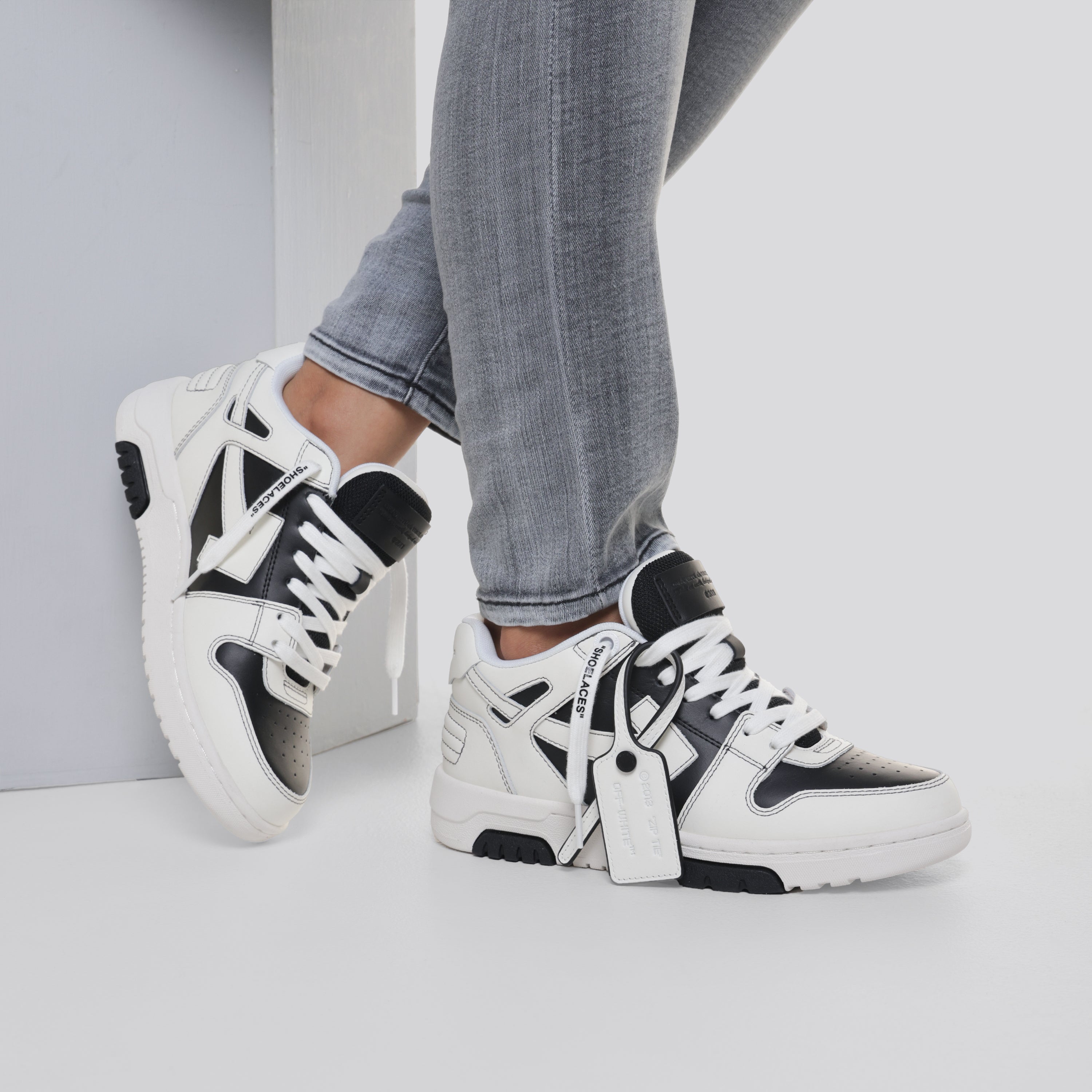 Sneakers Blanco Negro Off-White "OOO"