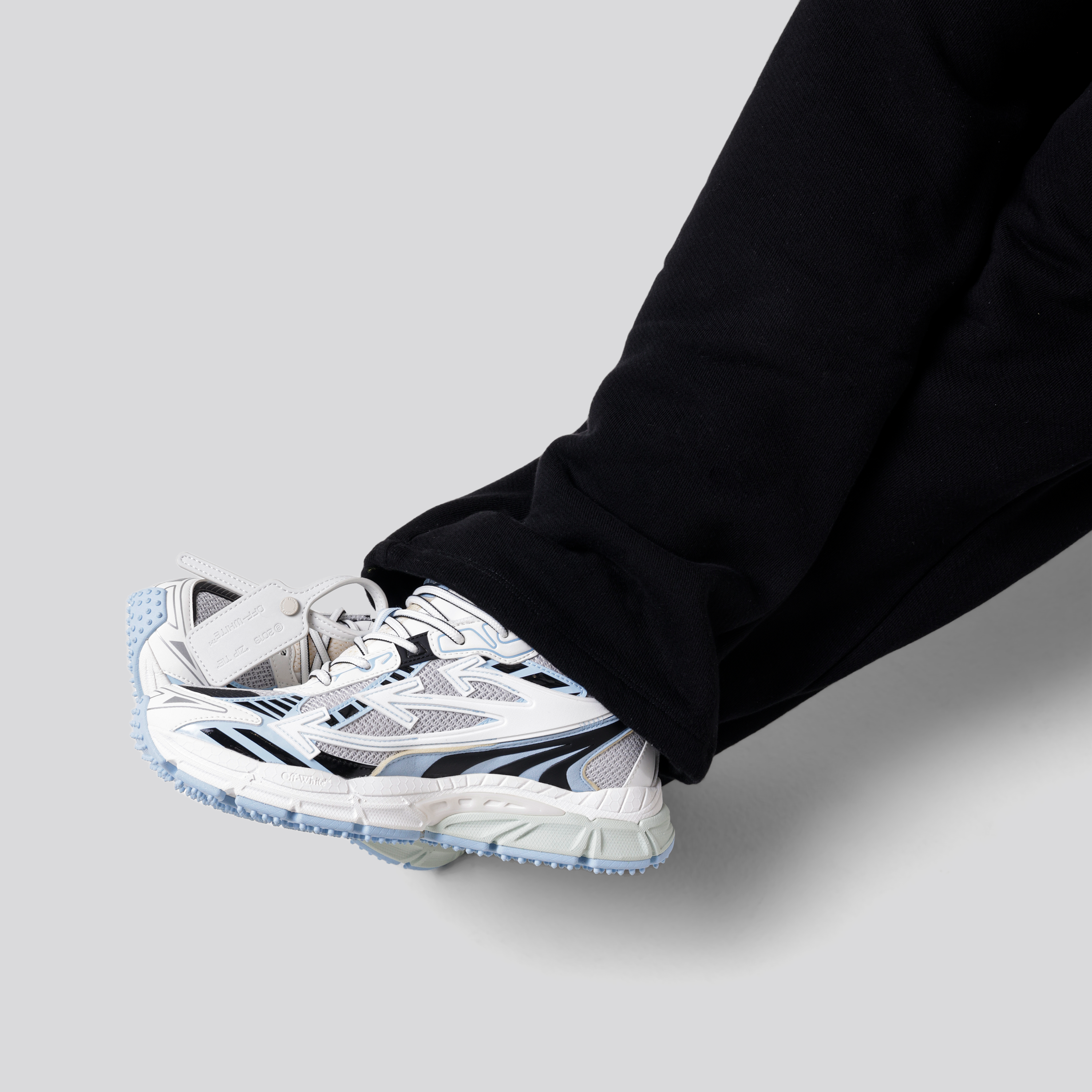 Sneakers Blanco Celeste Off-White "Be Right Back"