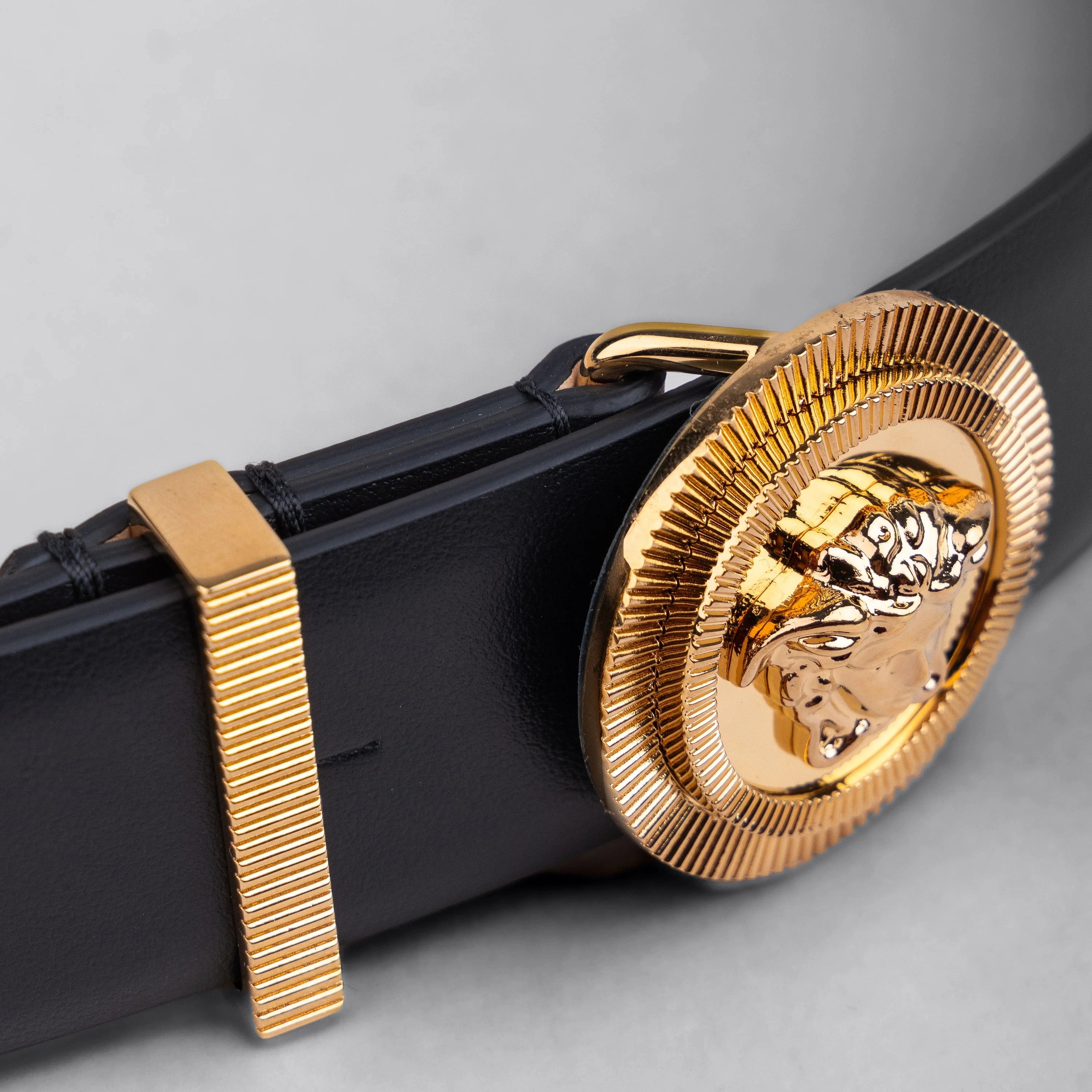 Cinturón Negro Versace Medusa Plaque