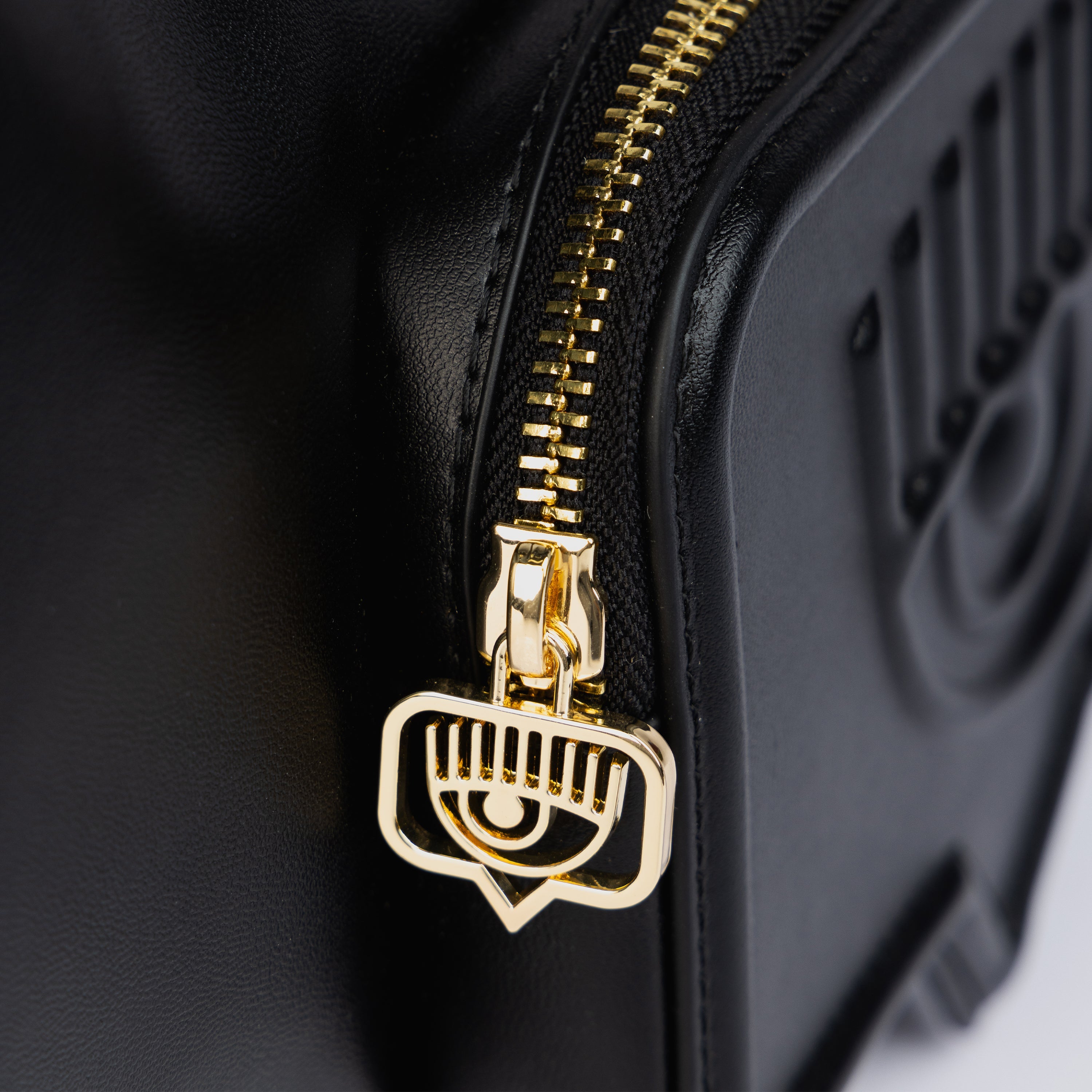 Cartera Negra Chiara Ferragni Eyelike Pocket Strap