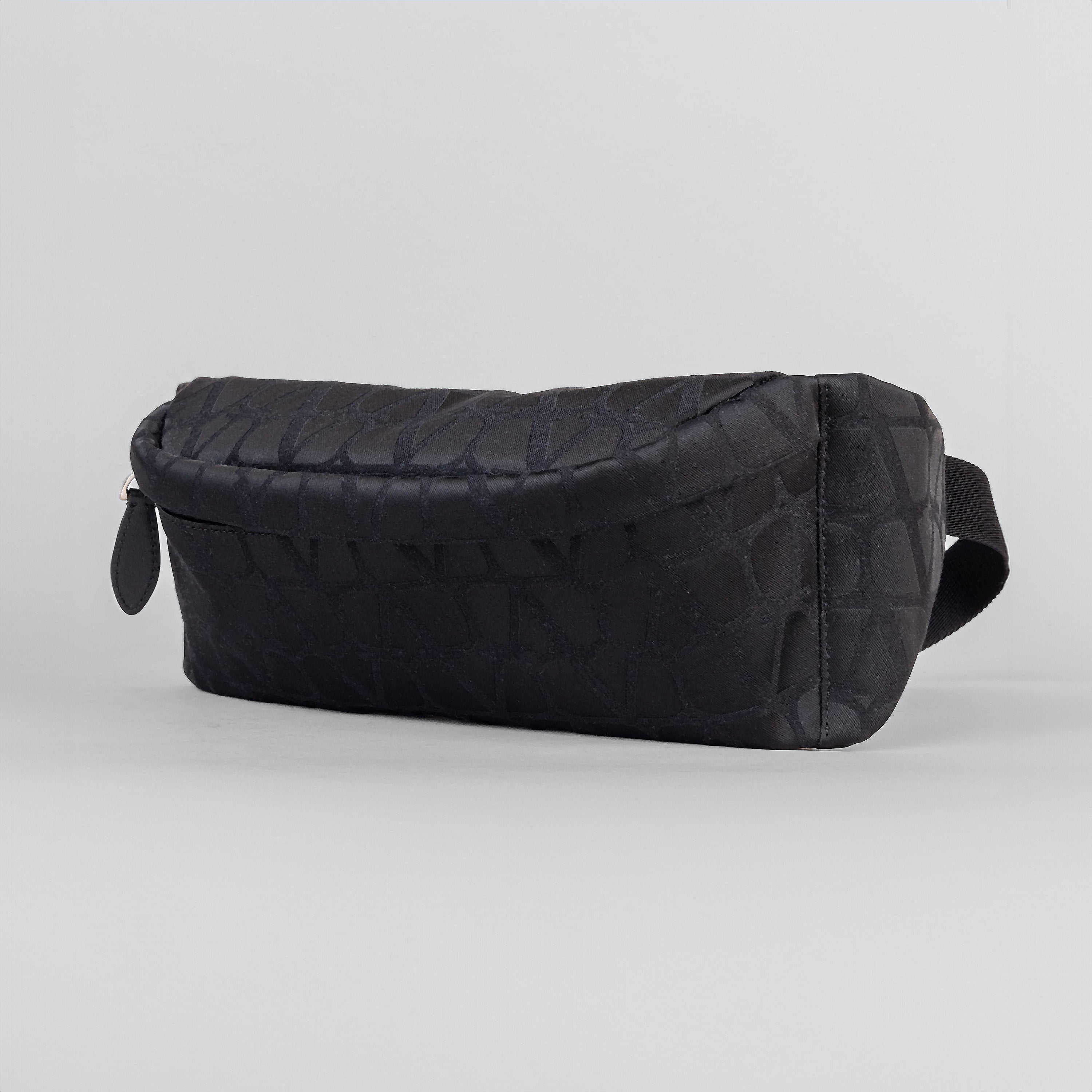 Riñonera Negra Valentino Vlogo Monogram Iconographe